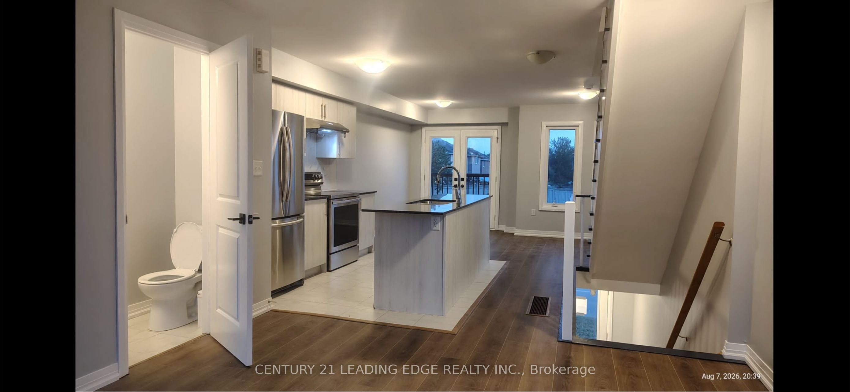 109 Fairlane Avenue S Property Photo 3