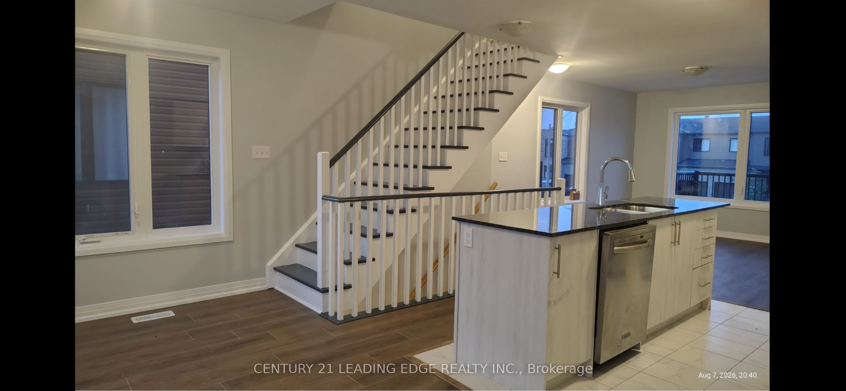 109 Fairlane Avenue S Property Photo 6