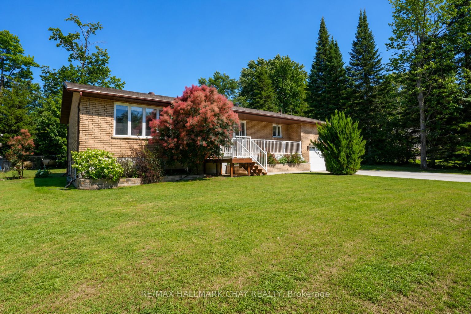 51 Indianola Crescent Property Photo 2