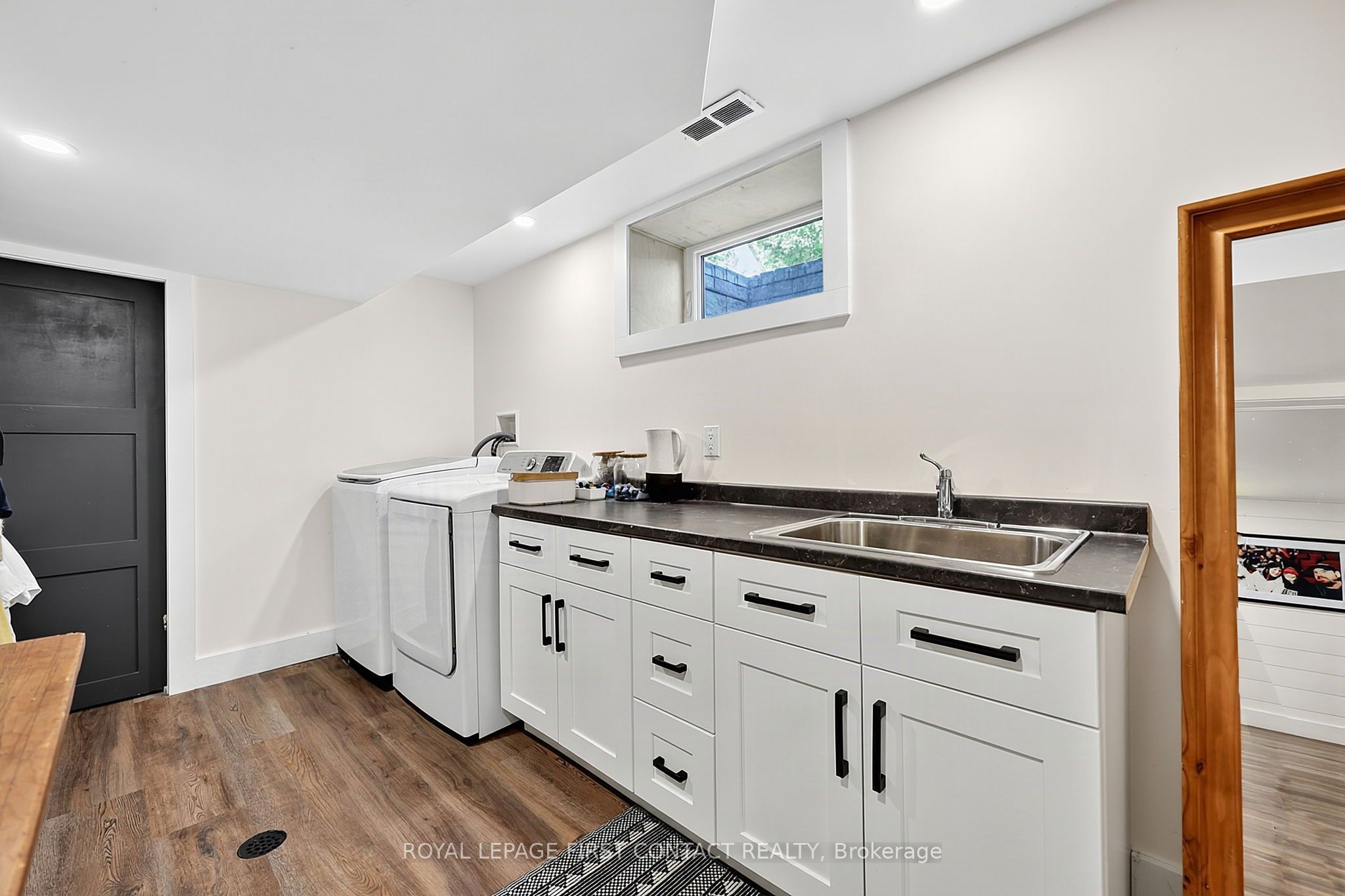 12 Davies Crescent Property Photo 32