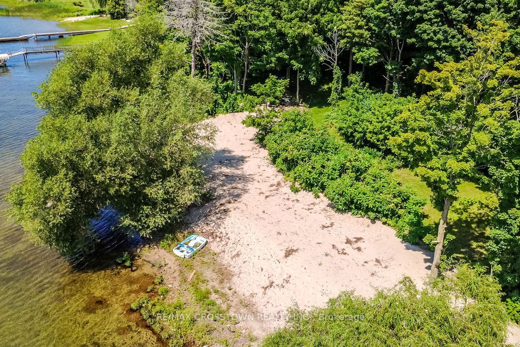 243 Champlain Road Property Photo 6