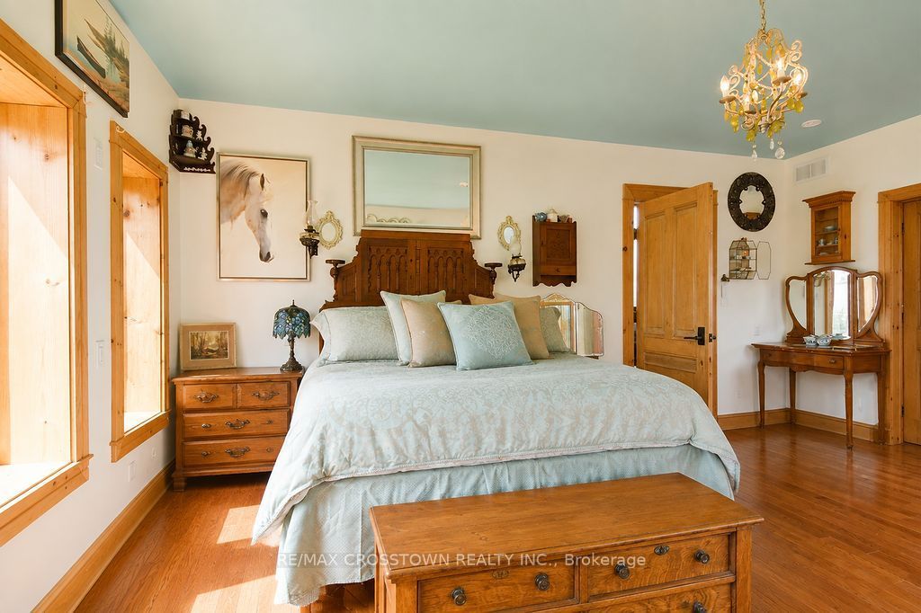 243 Champlain Road Property Photo 17