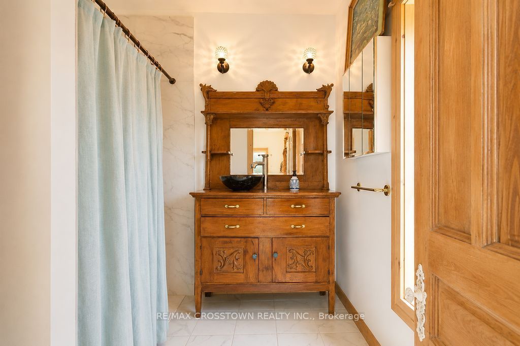 243 Champlain Road Property Photo 19