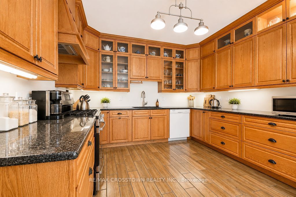 243 Champlain Road Property Photo 24