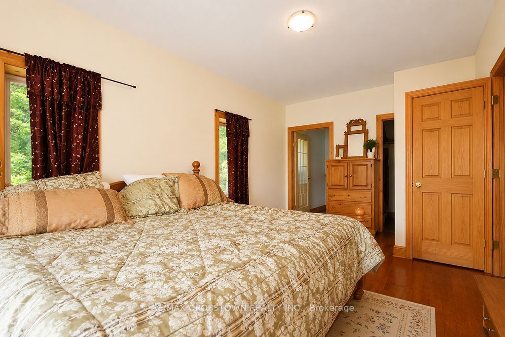 243 Champlain Road Property Photo 27