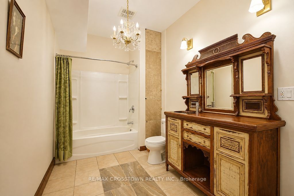 243 Champlain Road Property Photo 36