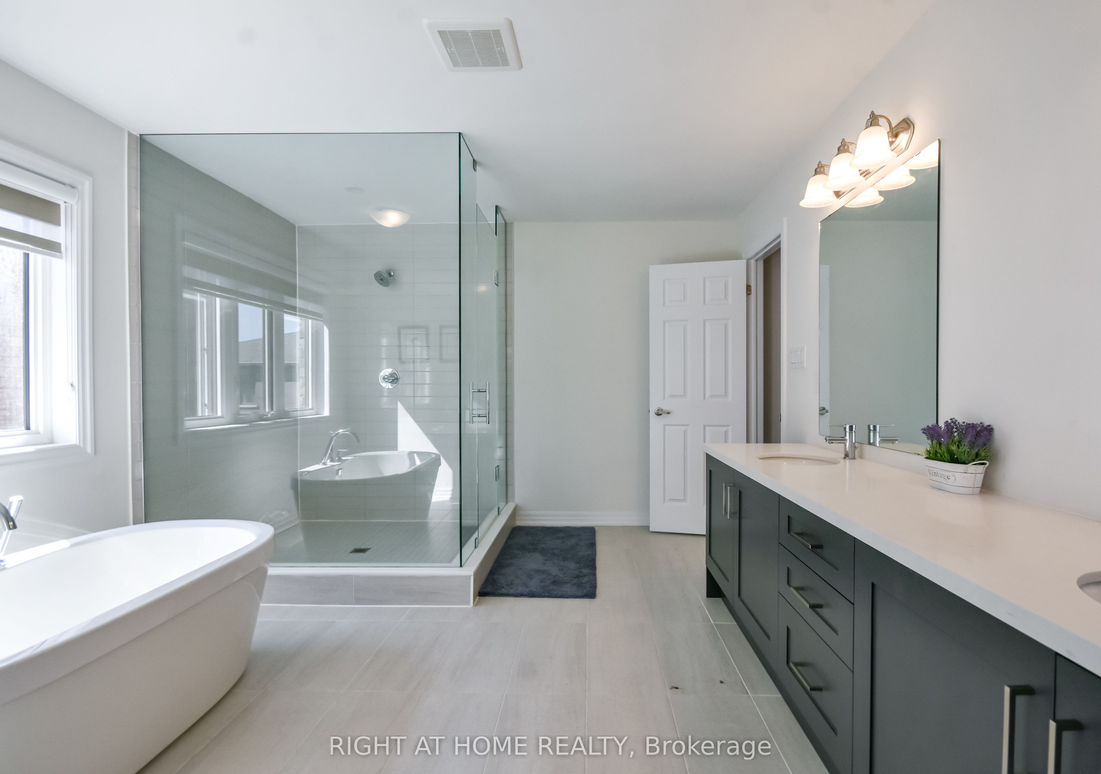 243 Centre Street Property Photo 23