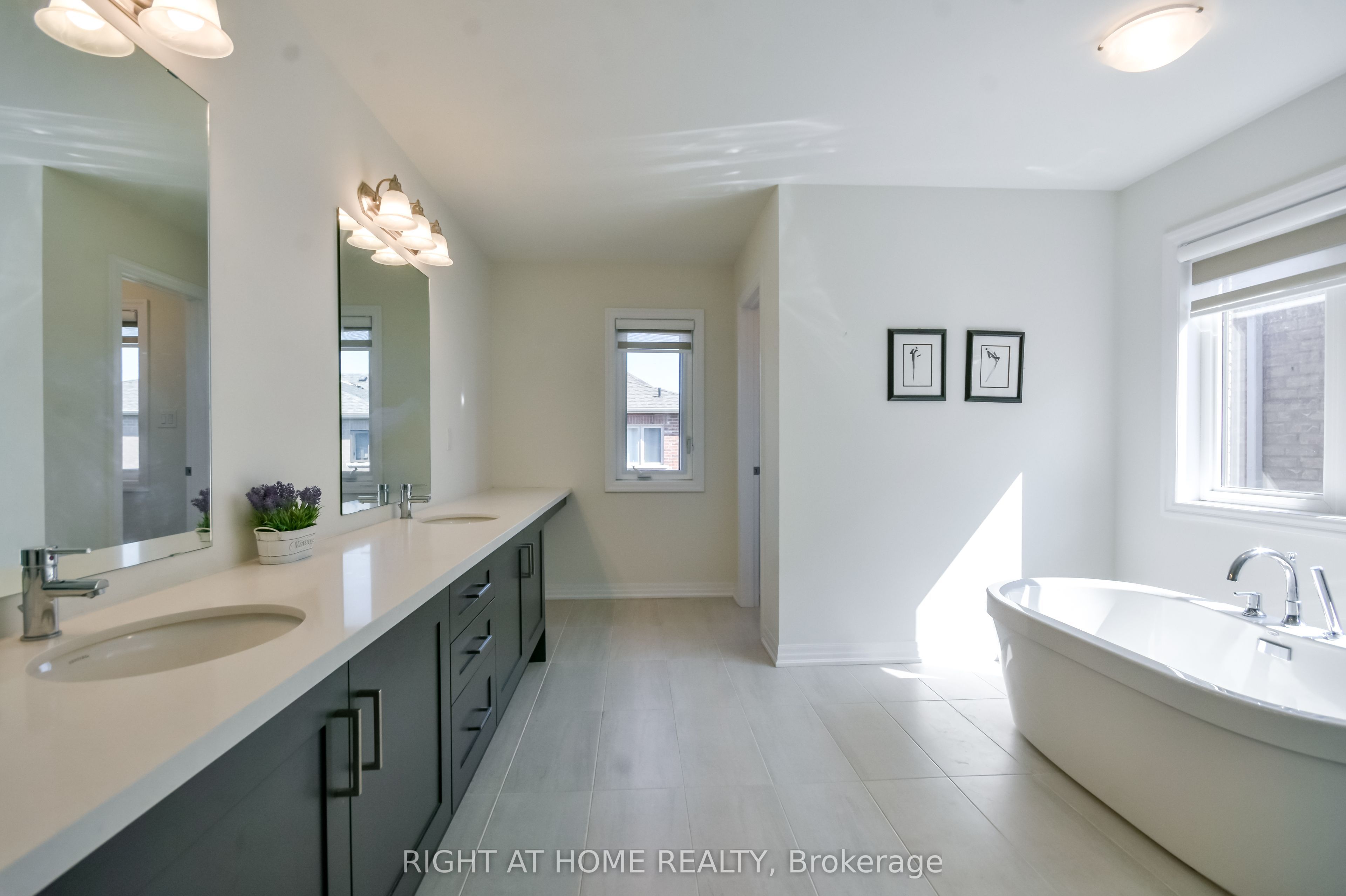 243 Centre Street Property Photo 25