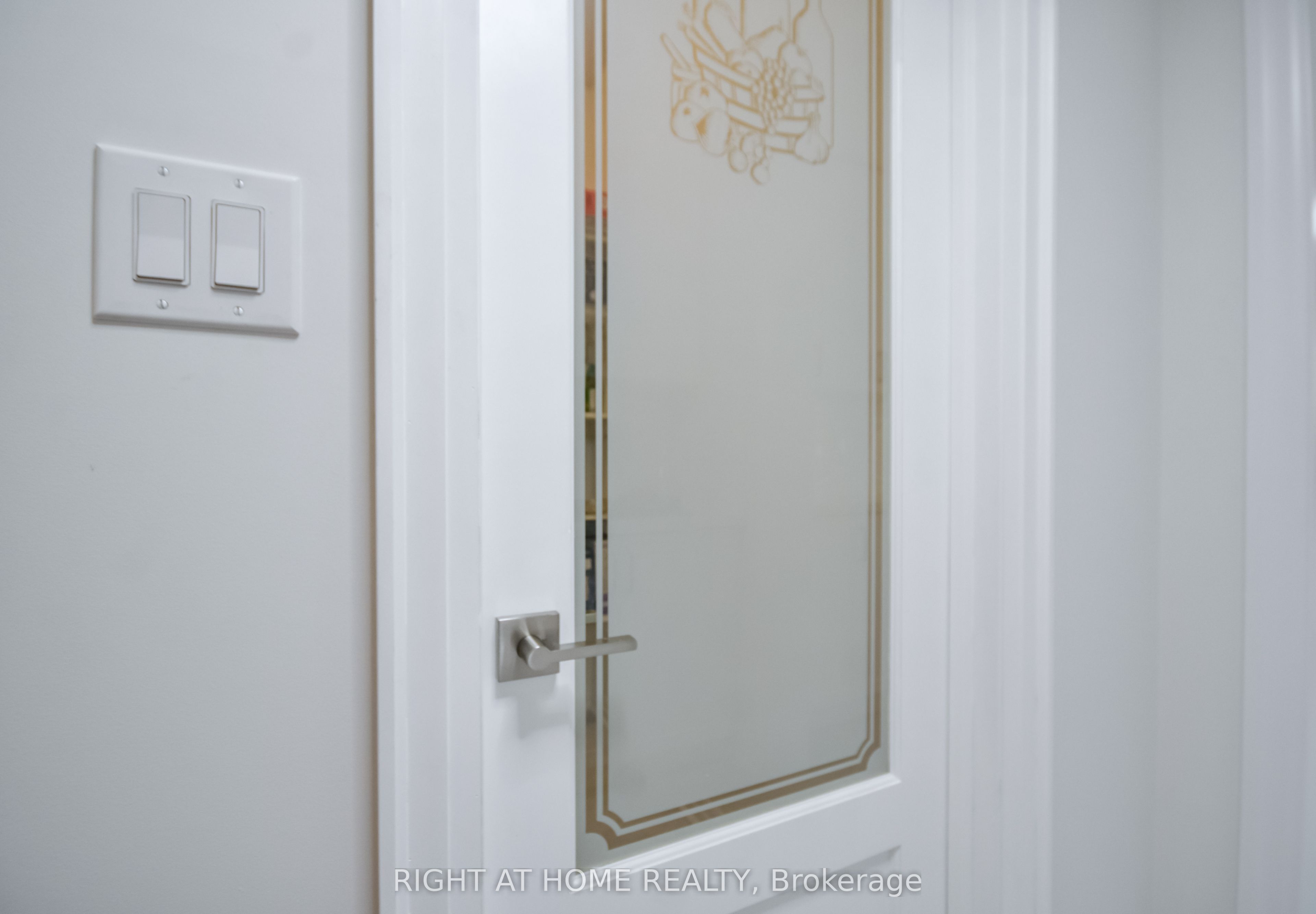 243 Centre Street Property Photo 26