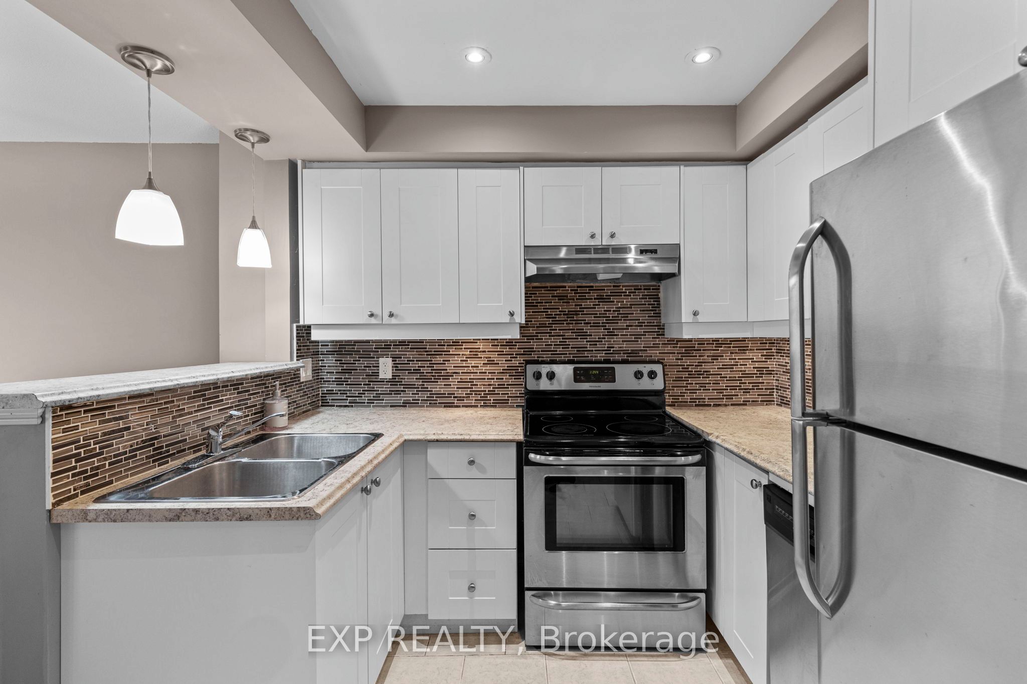 12 Lankin Boulevard 12 Property Photo 4
