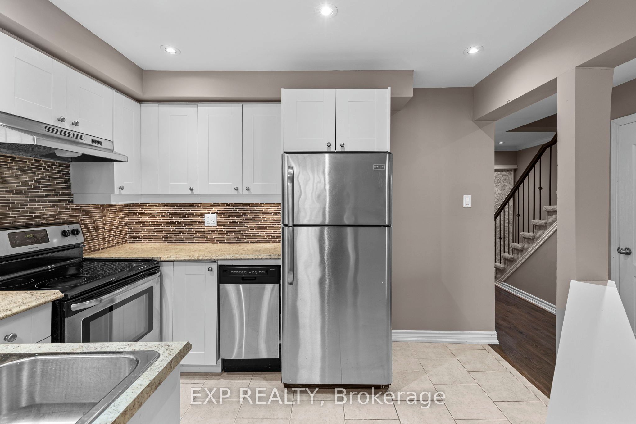 12 Lankin Boulevard 12 Property Photo 6