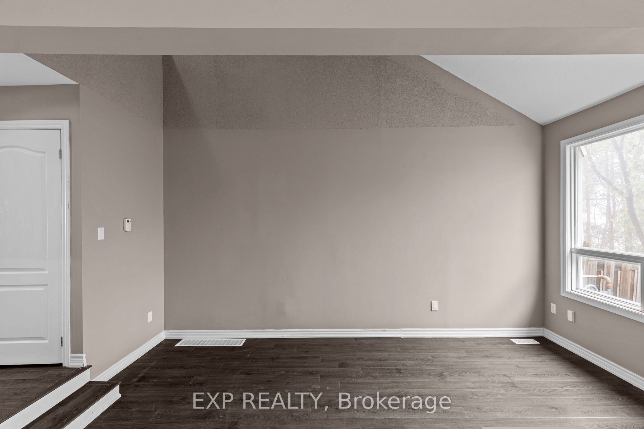 12 Lankin Boulevard 12 Property Photo 10