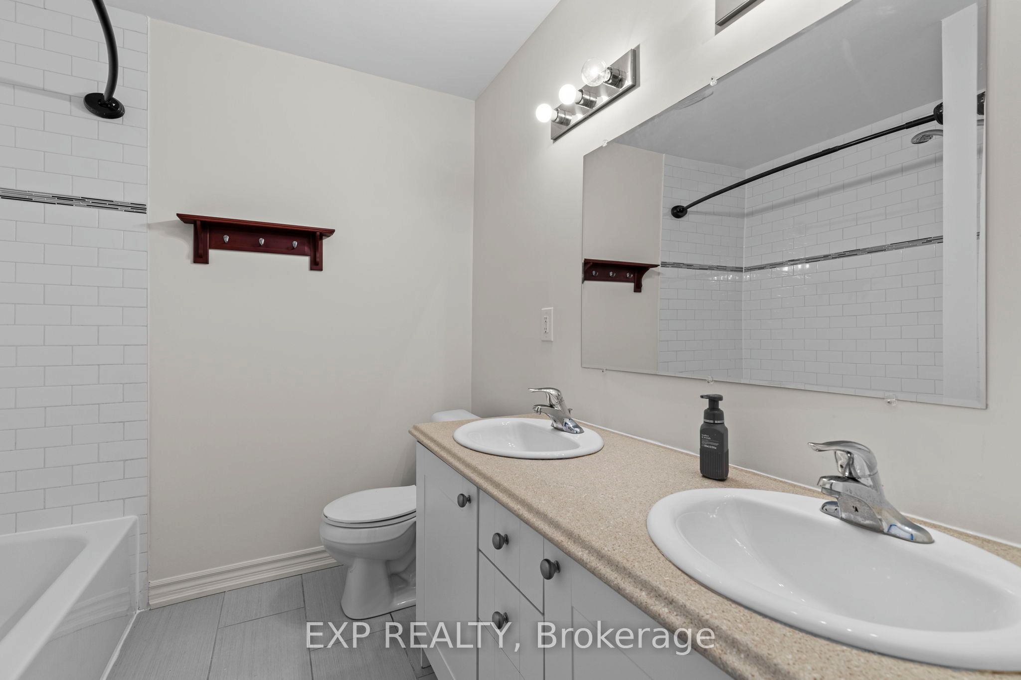 12 Lankin Boulevard 12 Property Photo 25