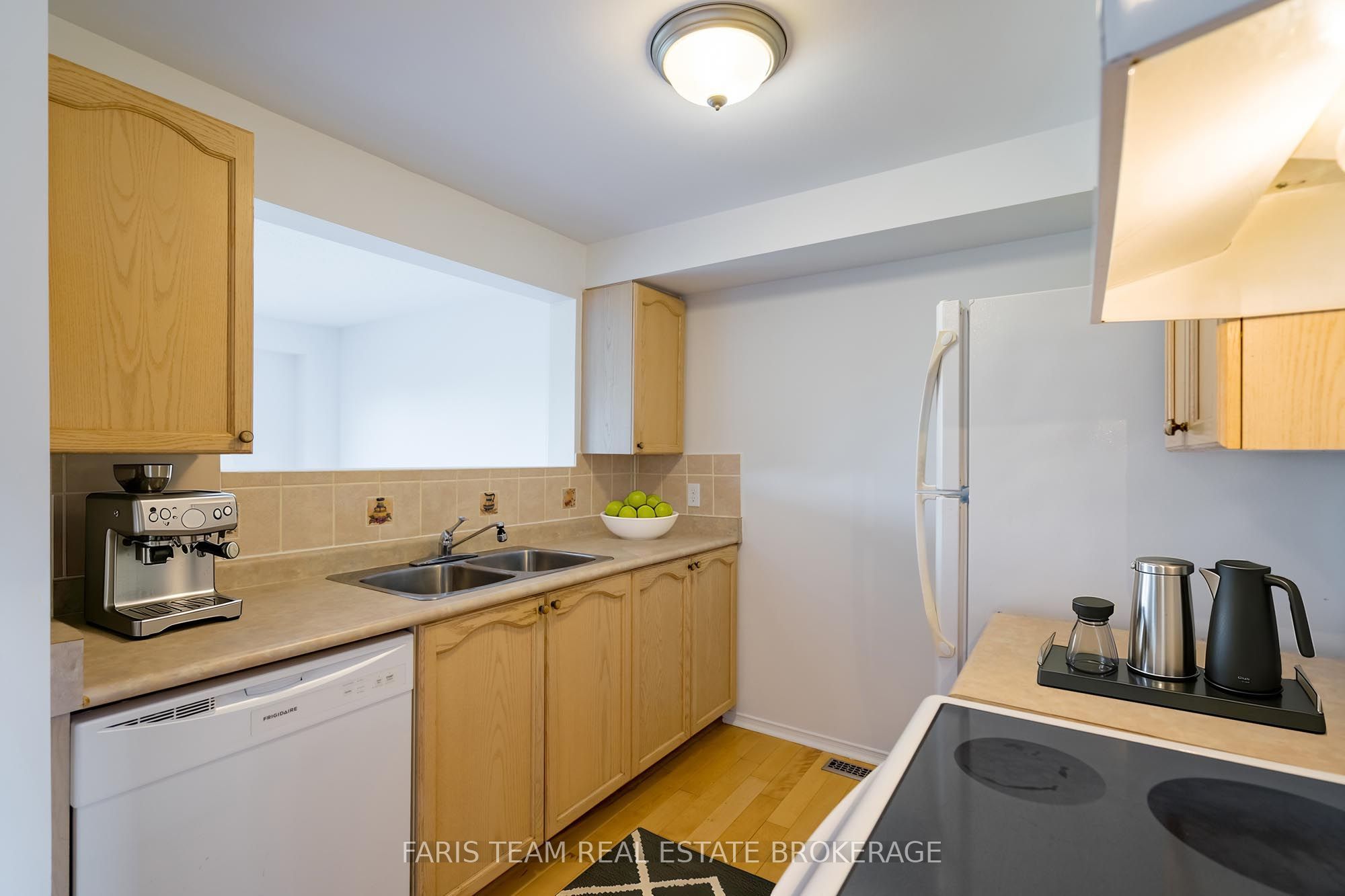 6 Raymond Crescent Property Photo 5