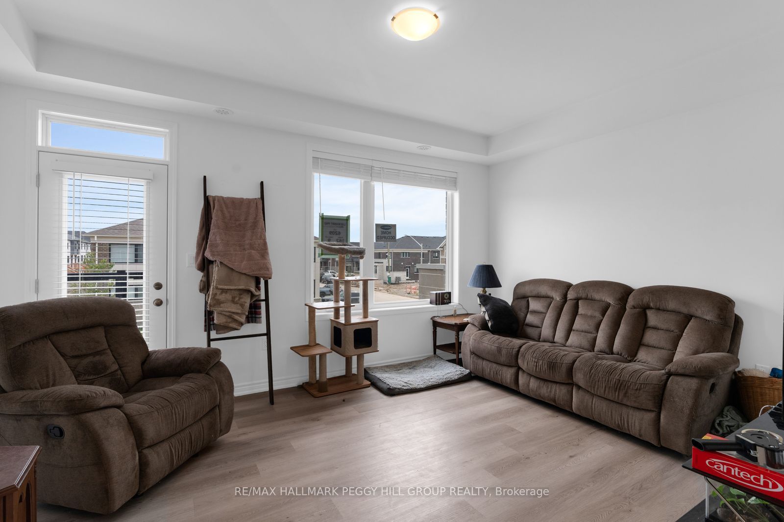 82 Yorkshire Drive Property Photo 6