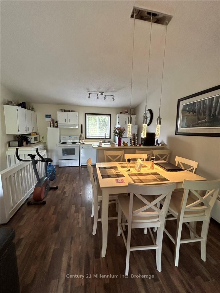 185 Escarpment Crescent Property Photo 6