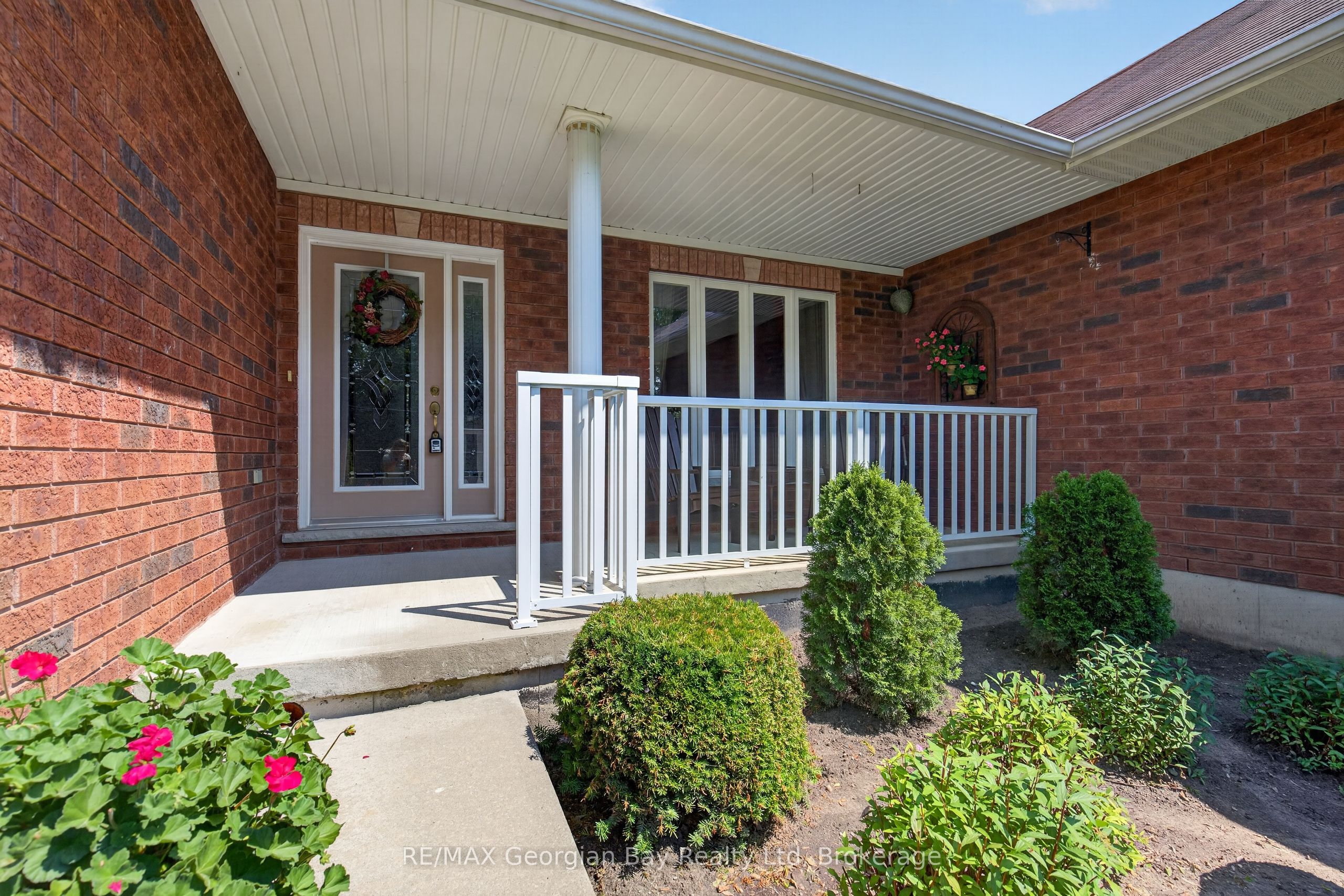 1339 Tiny Beaches Road N Property Photo 2