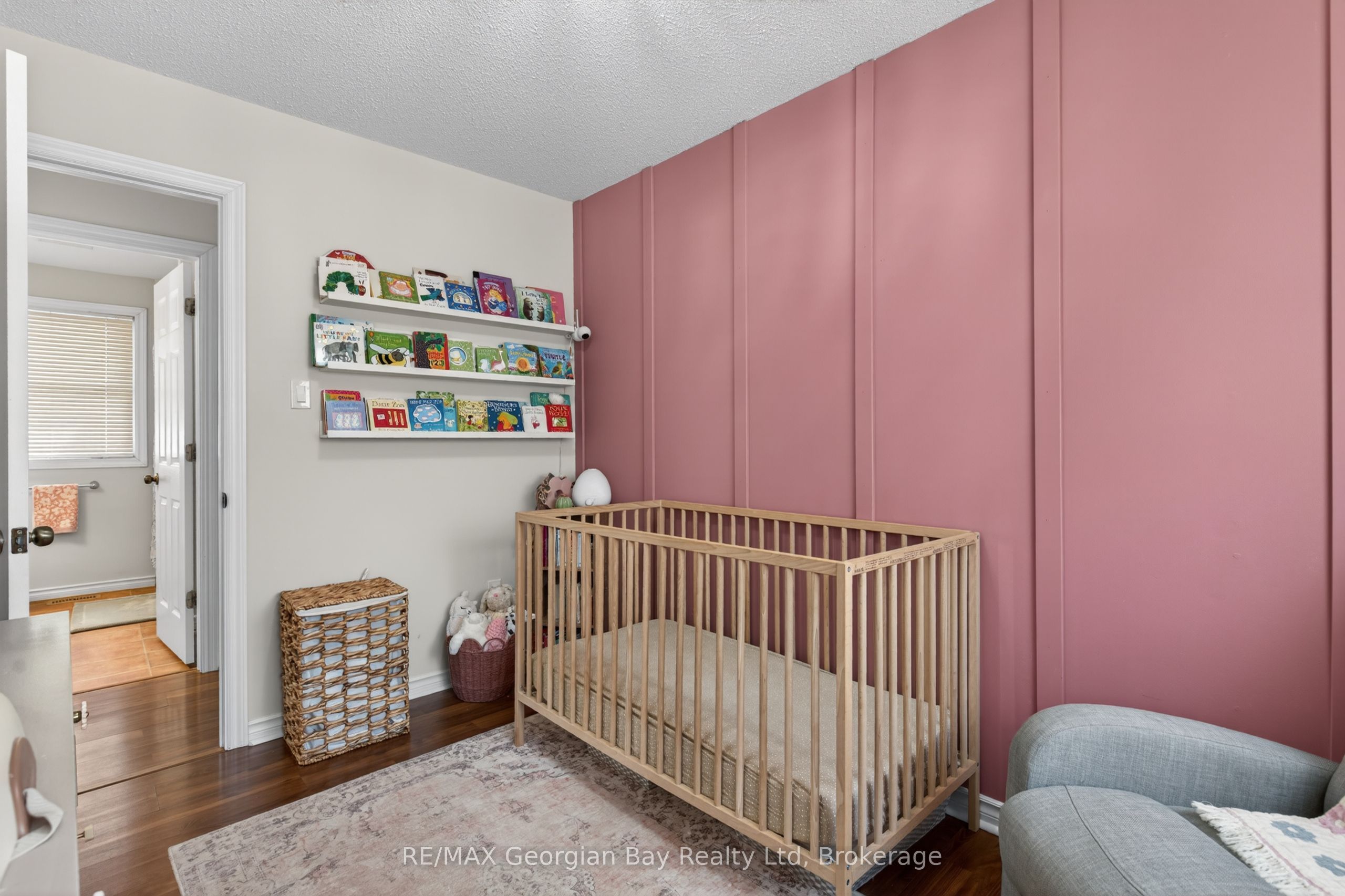 1060 Harbourview Drive Property Photo 13