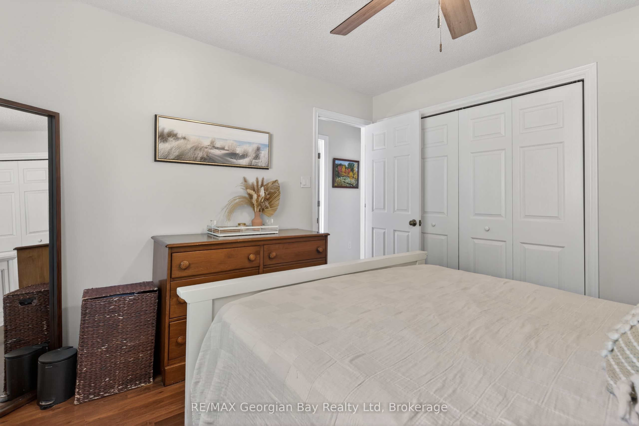 1060 Harbourview Drive Property Photo 15