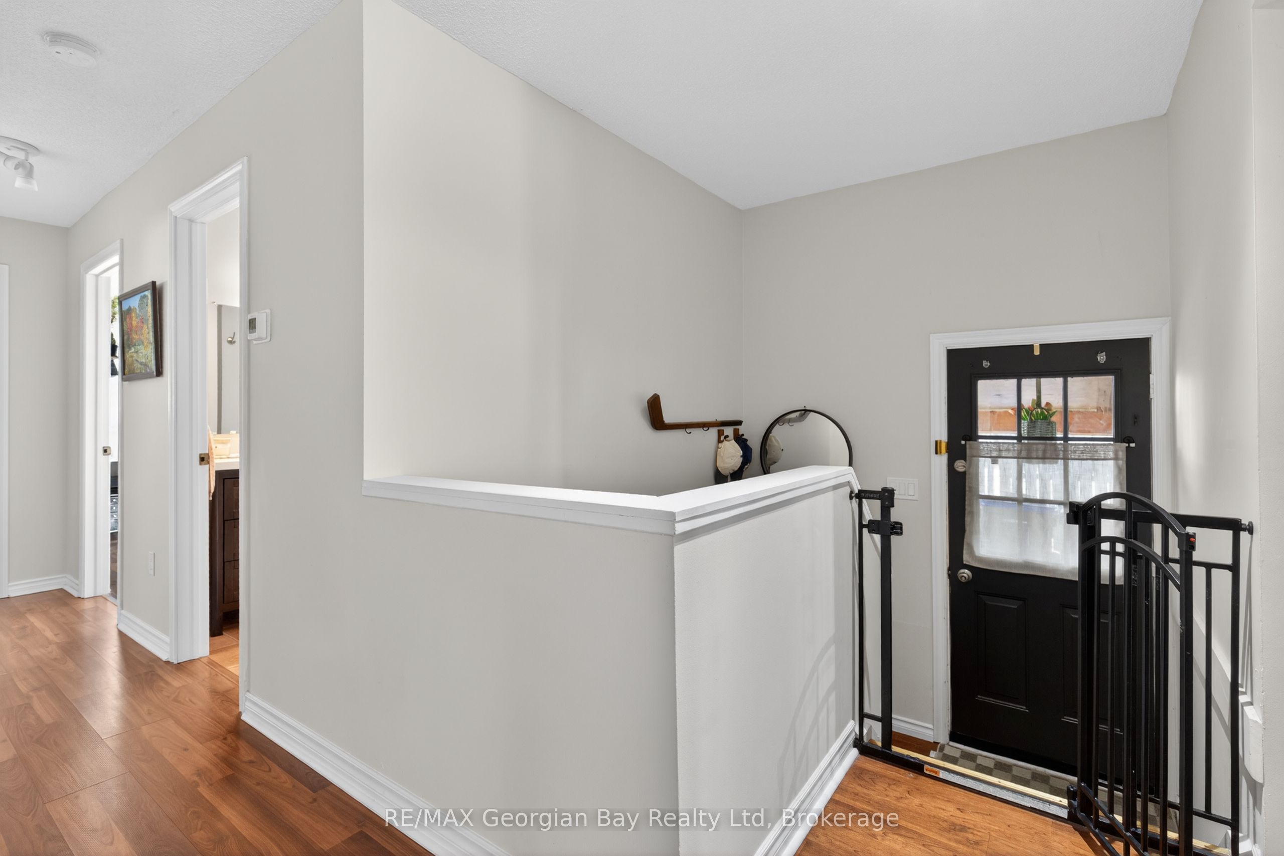 1060 Harbourview Drive Property Photo 18