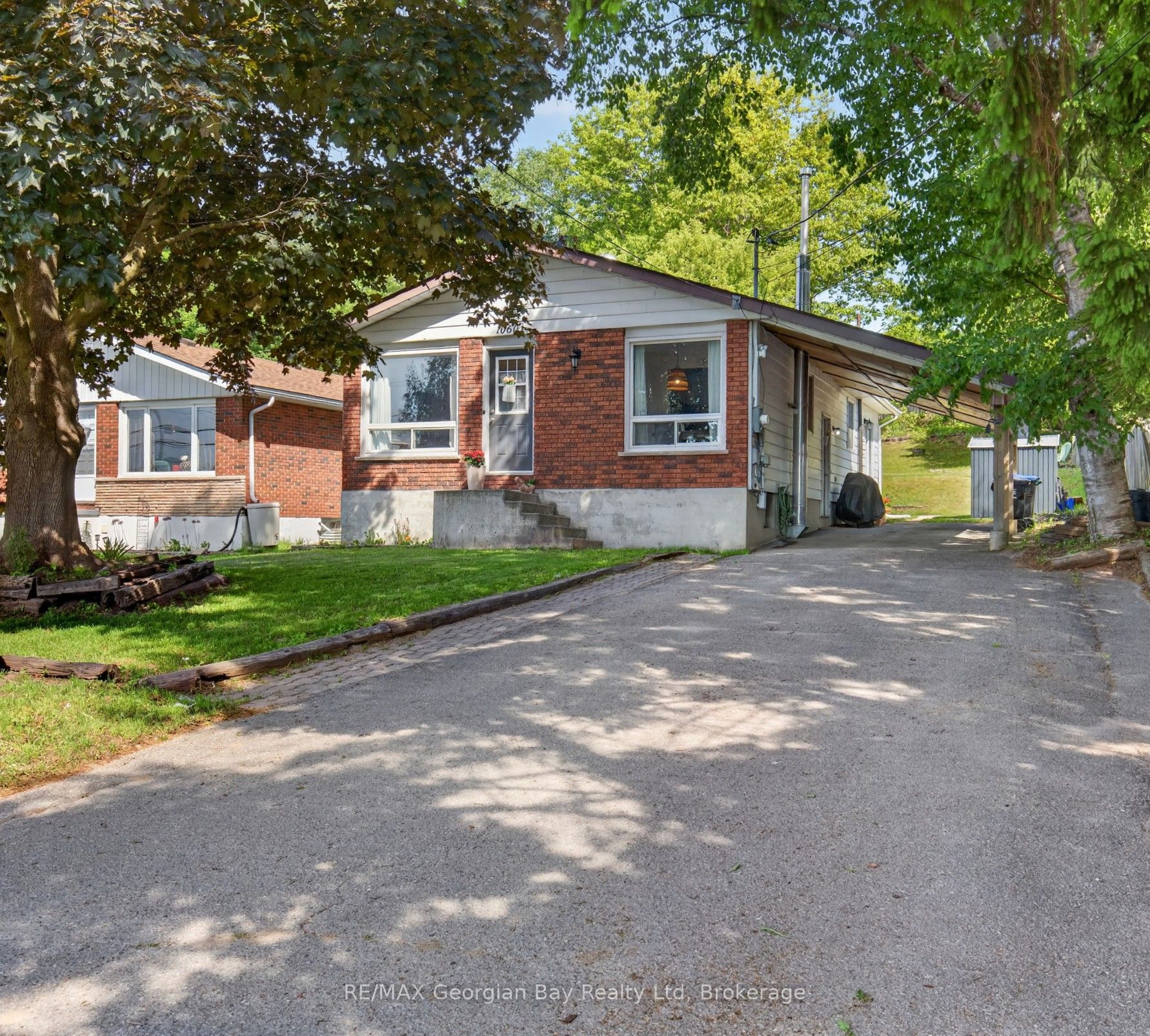 1060 Harbourview Drive Property Photo 25