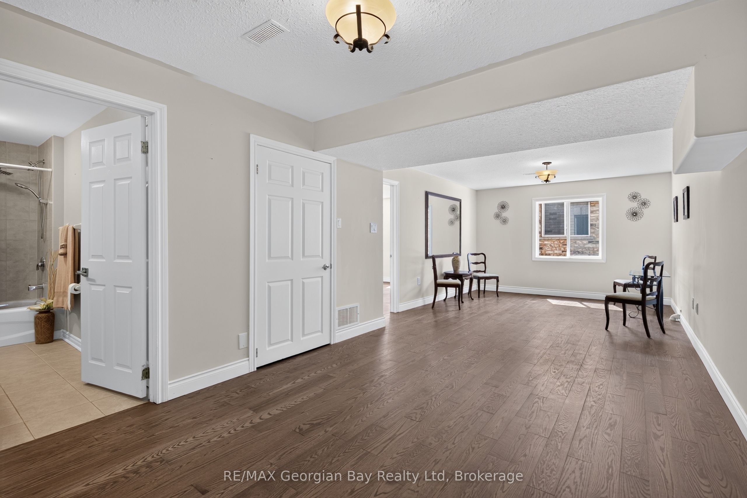 423 Irwin Street Property Photo 5
