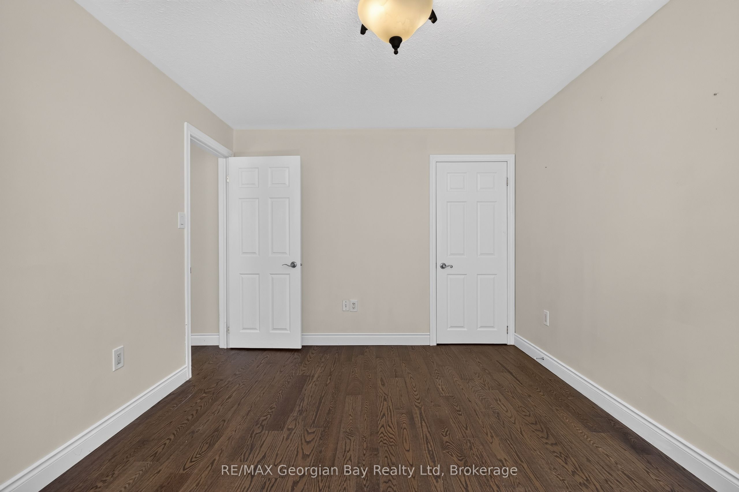 423 Irwin Street Property Photo 8