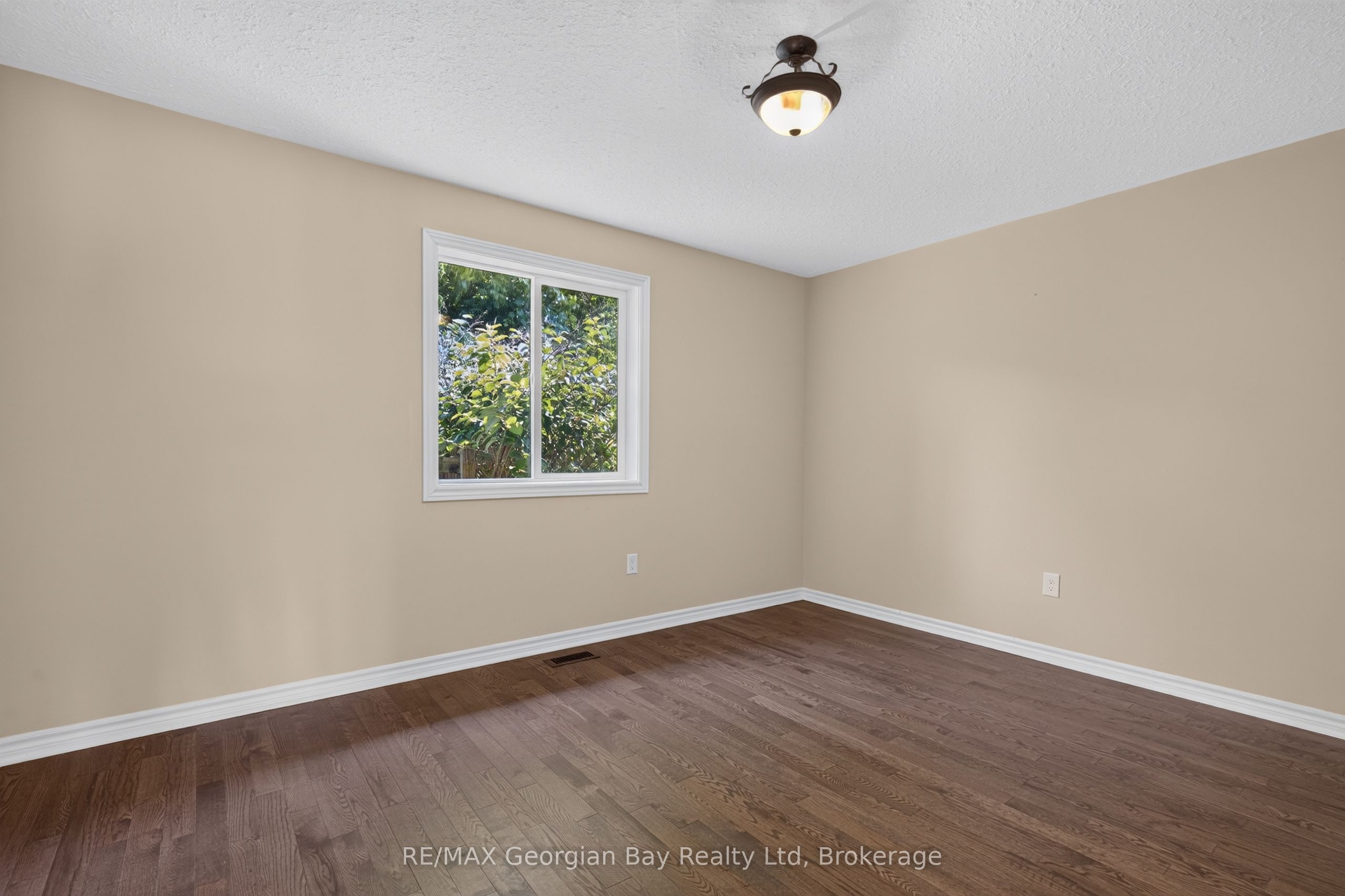 423 Irwin Street Property Photo 21