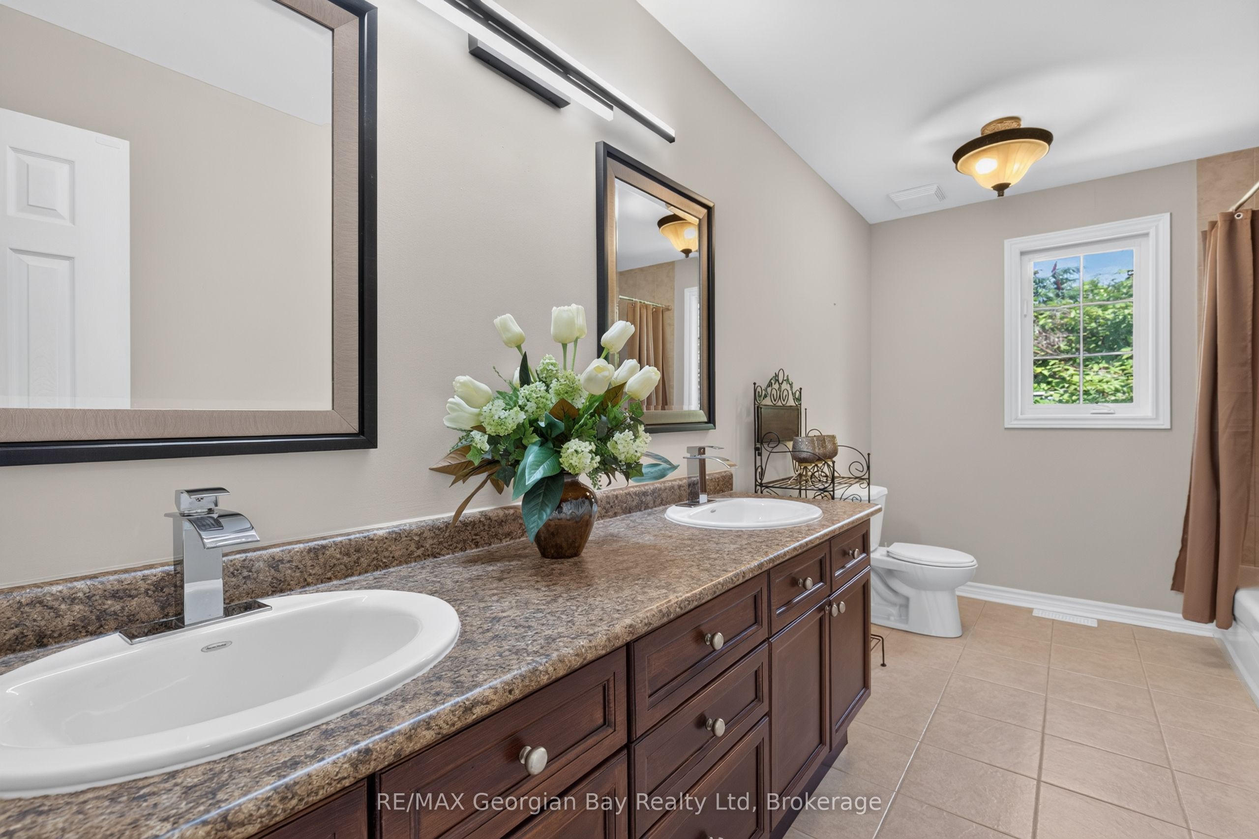 423 Irwin Street Property Photo 23