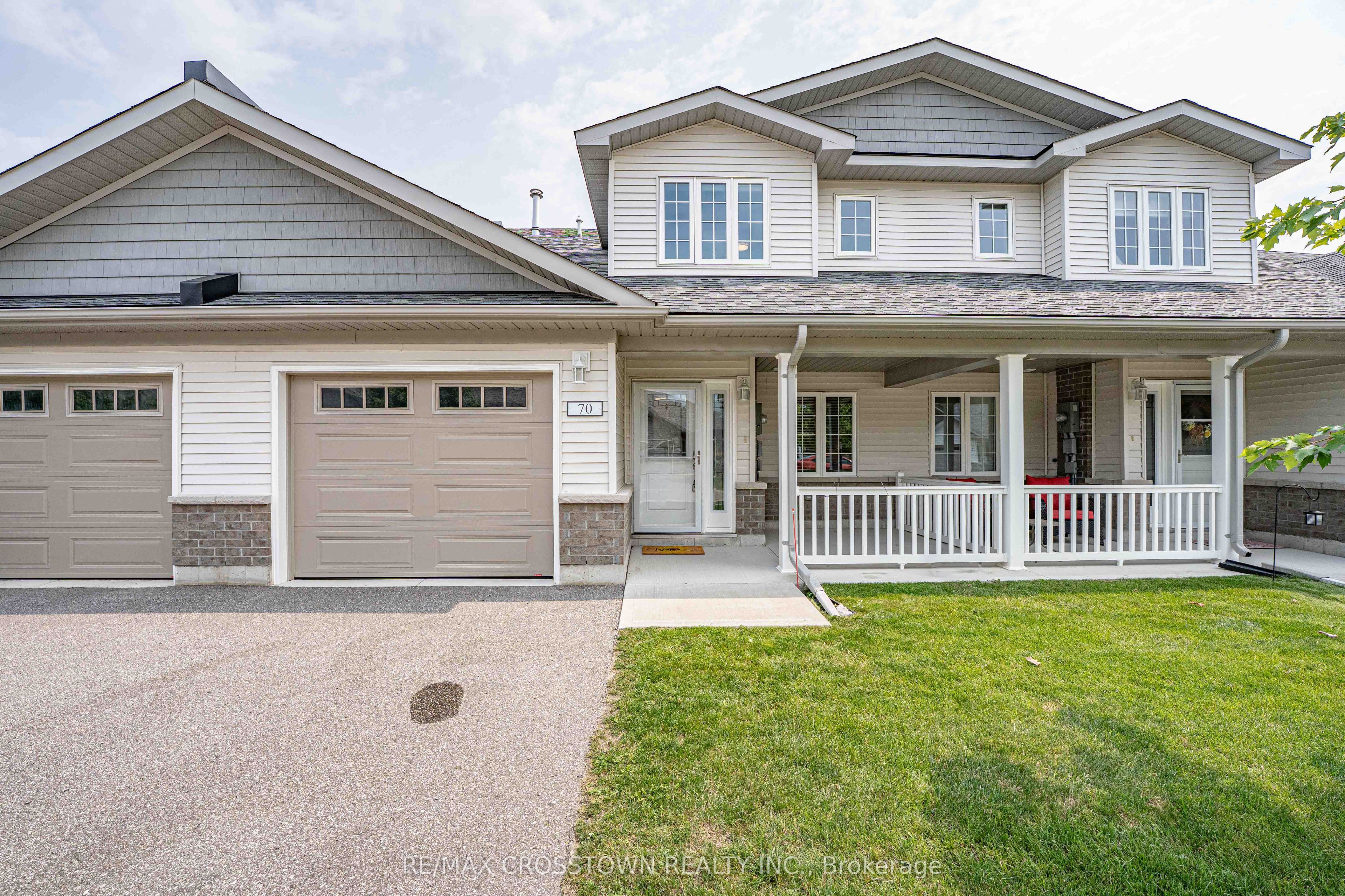 70 Ivy Crescent Property Photo 2