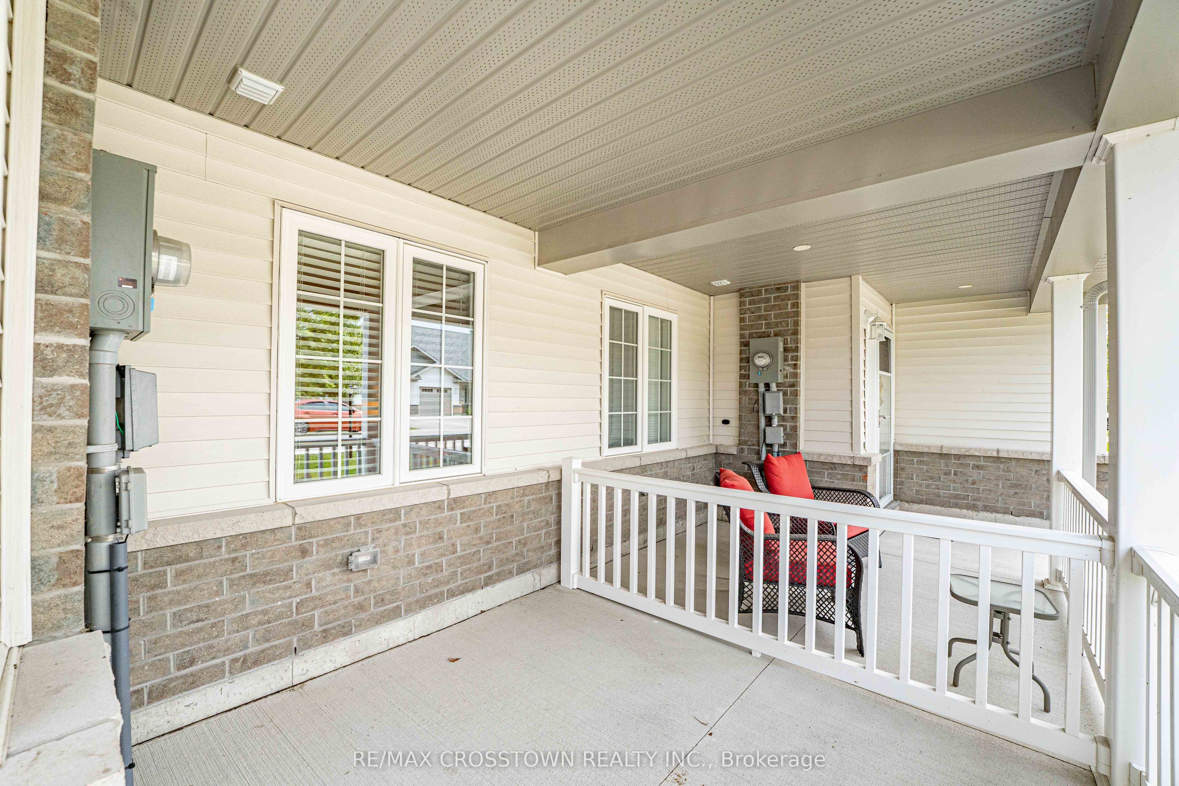 70 Ivy Crescent Property Photo 4