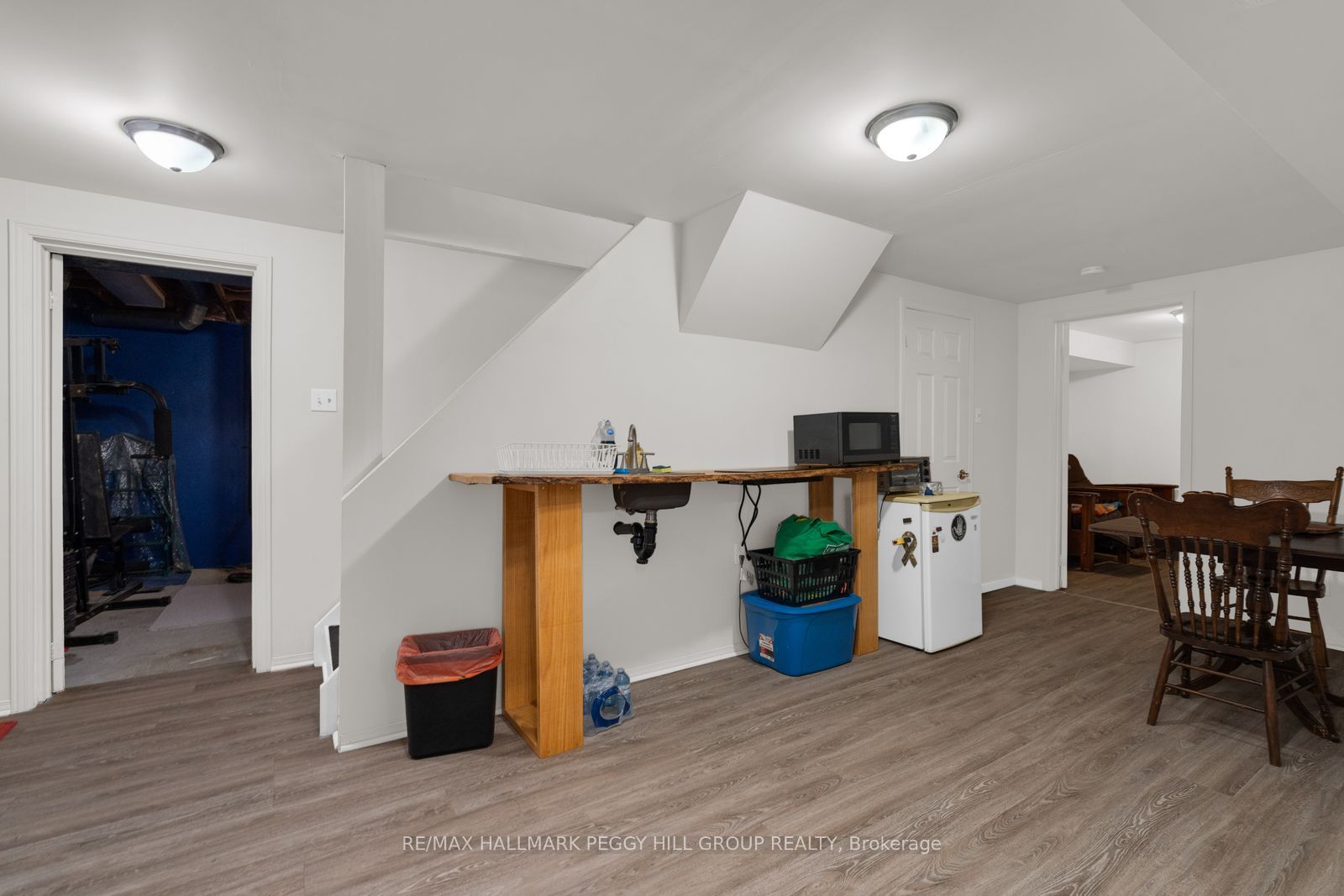 468 Grove Street E Property Photo 14