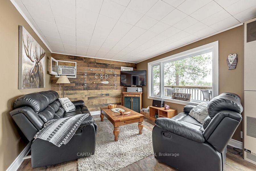 1342 Black Beach Lane Property Photo 2