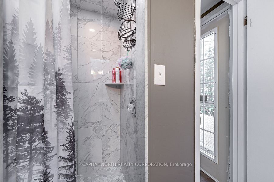 1342 Black Beach Lane Property Photo 7