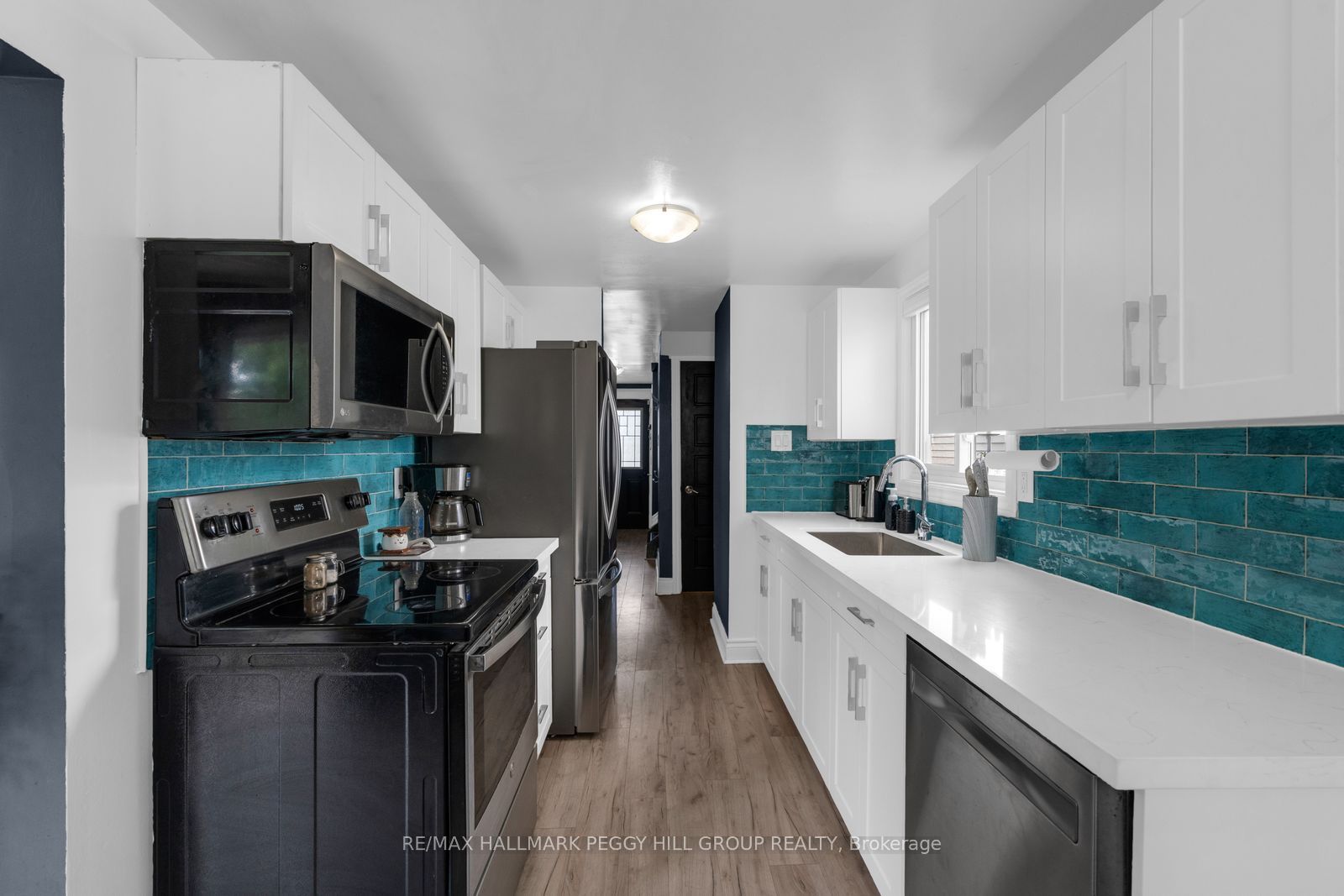 211 Hickling Trail Property Photo 2