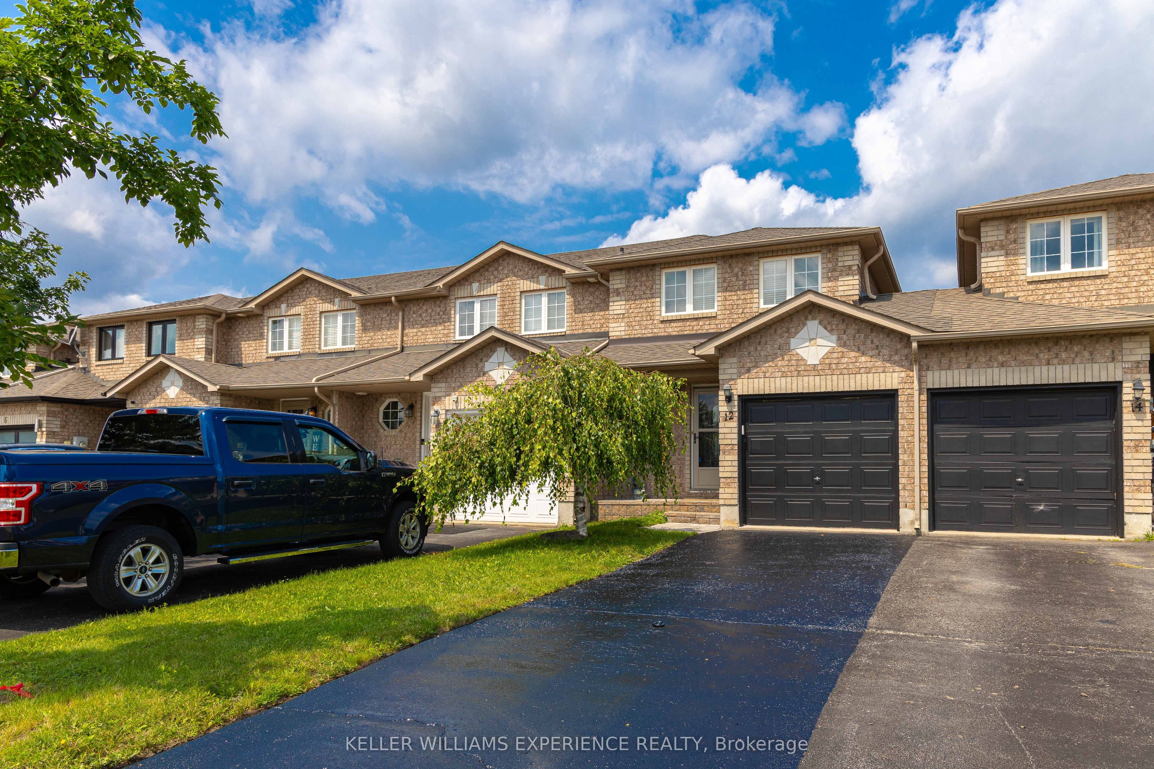 12 Monarchy Street Property Photo 2