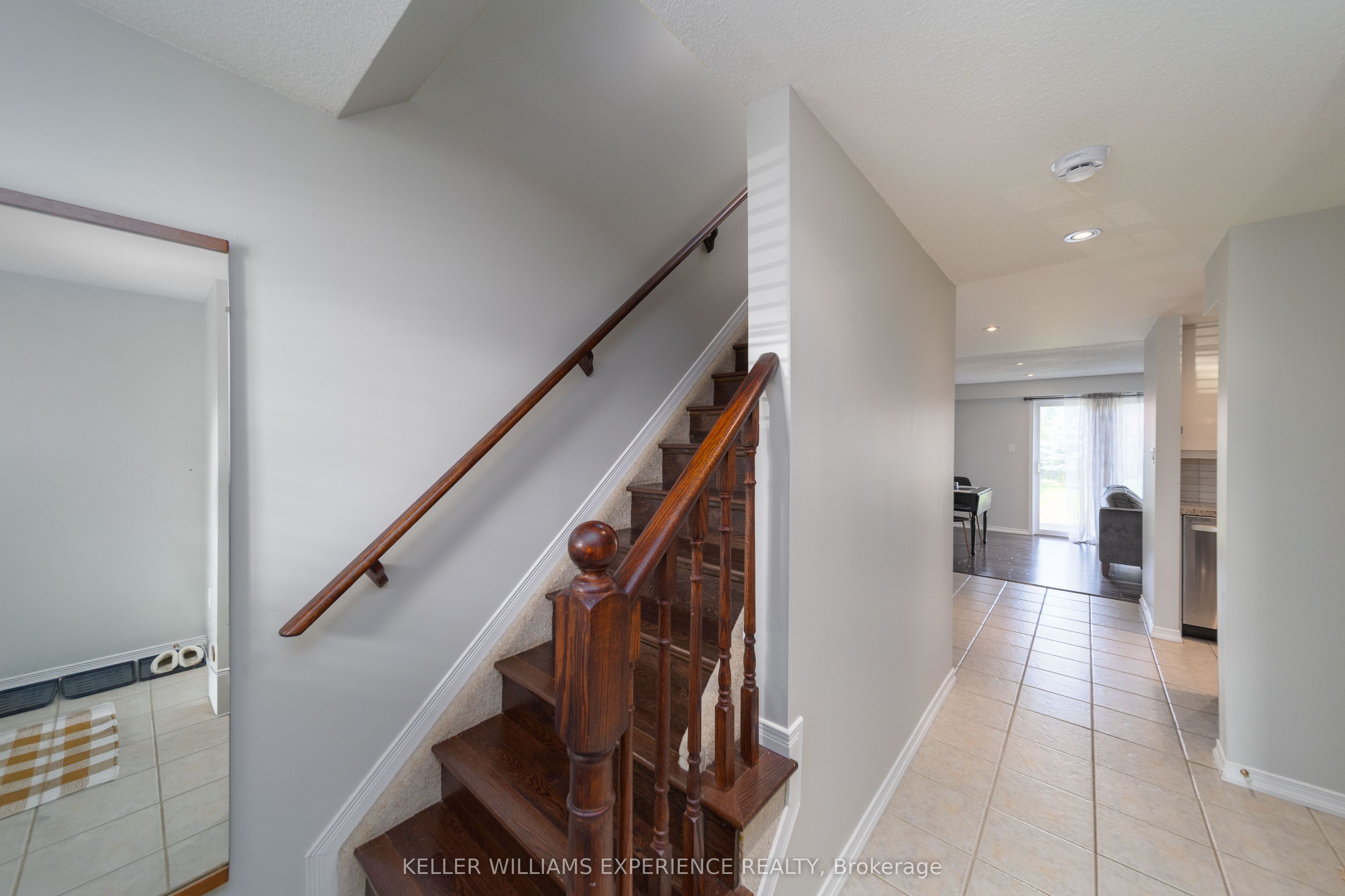 12 Monarchy Street Property Photo 3