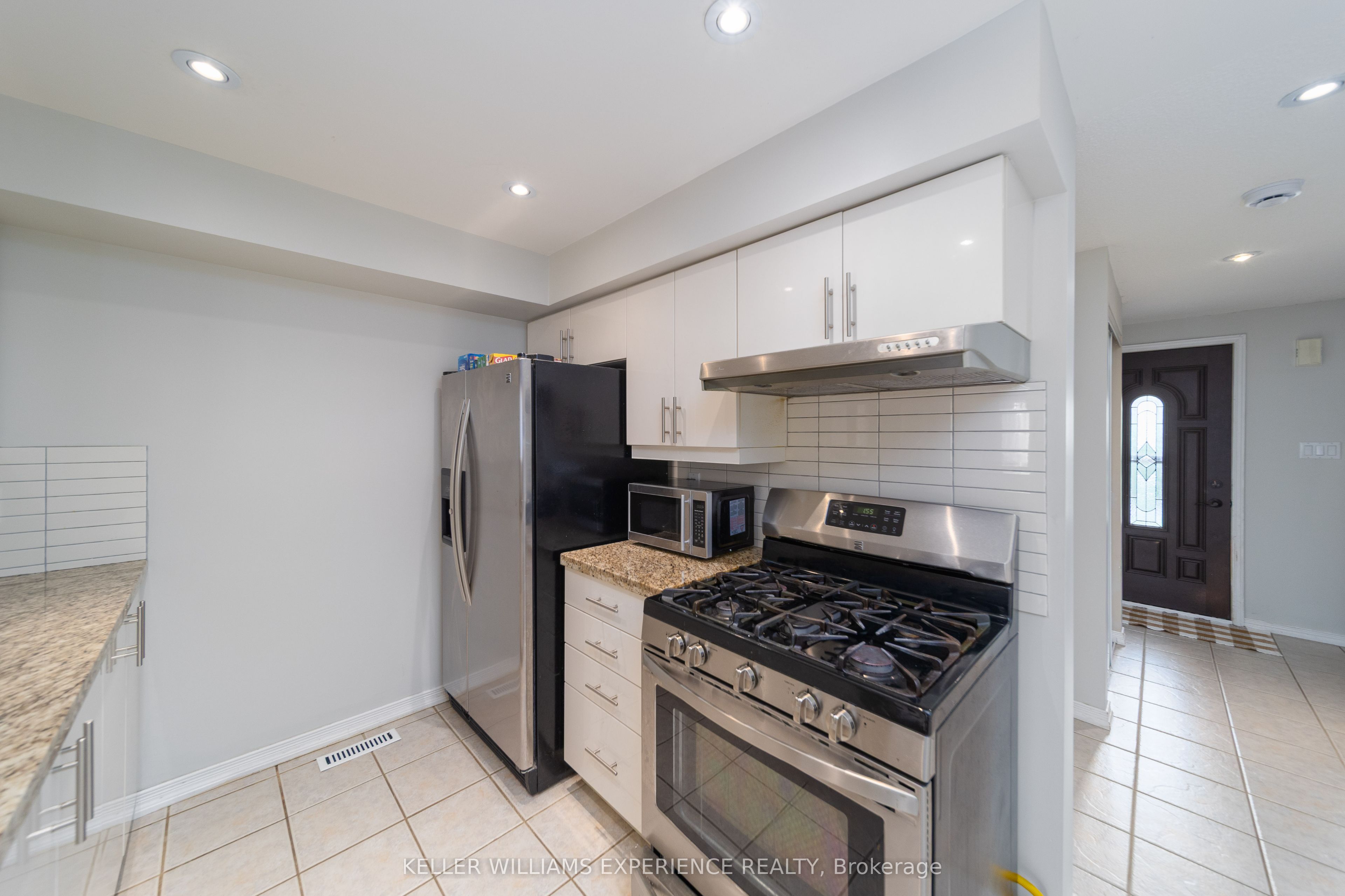 12 Monarchy Street Property Photo 6