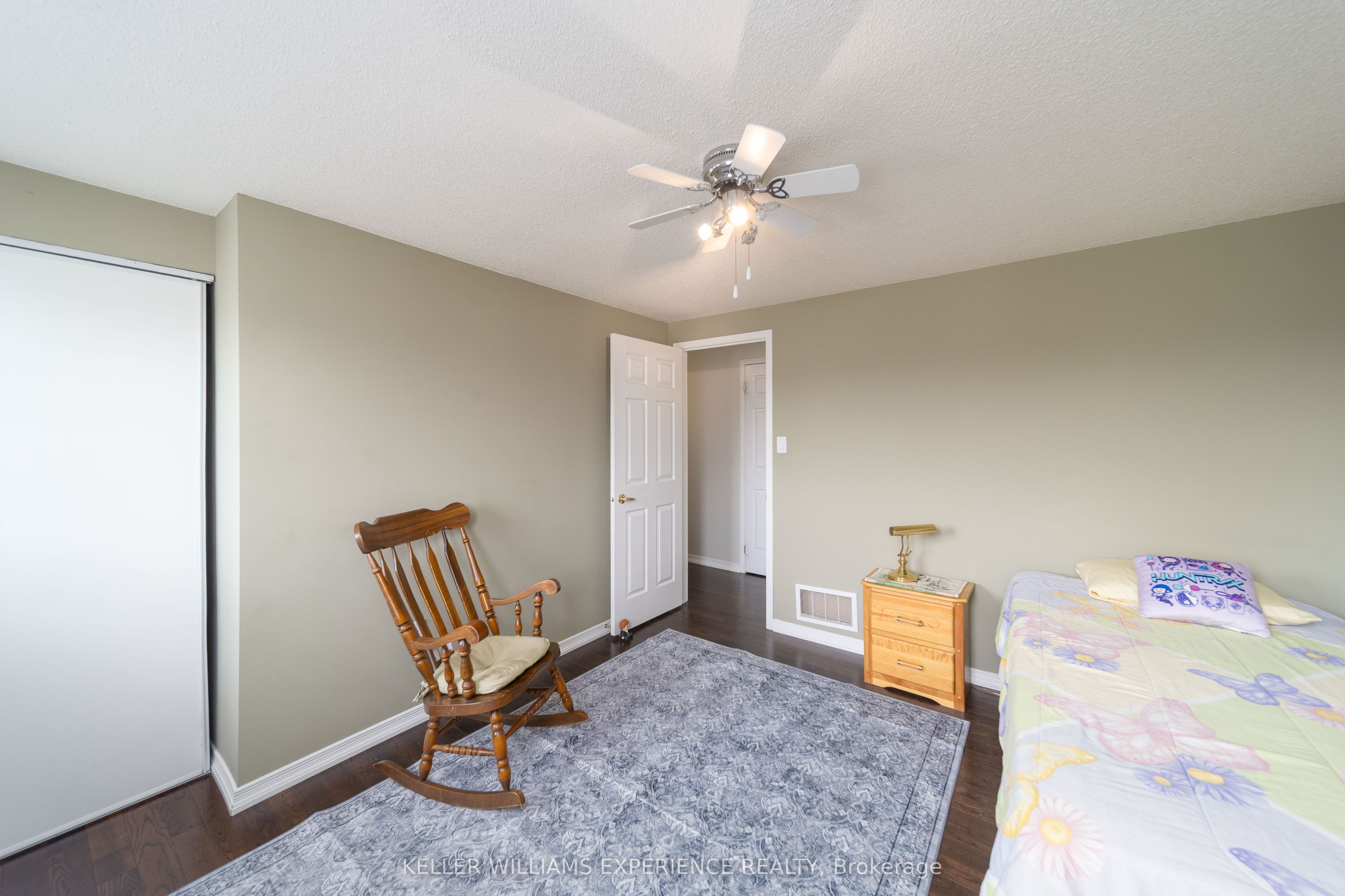 12 Monarchy Street Property Photo 14