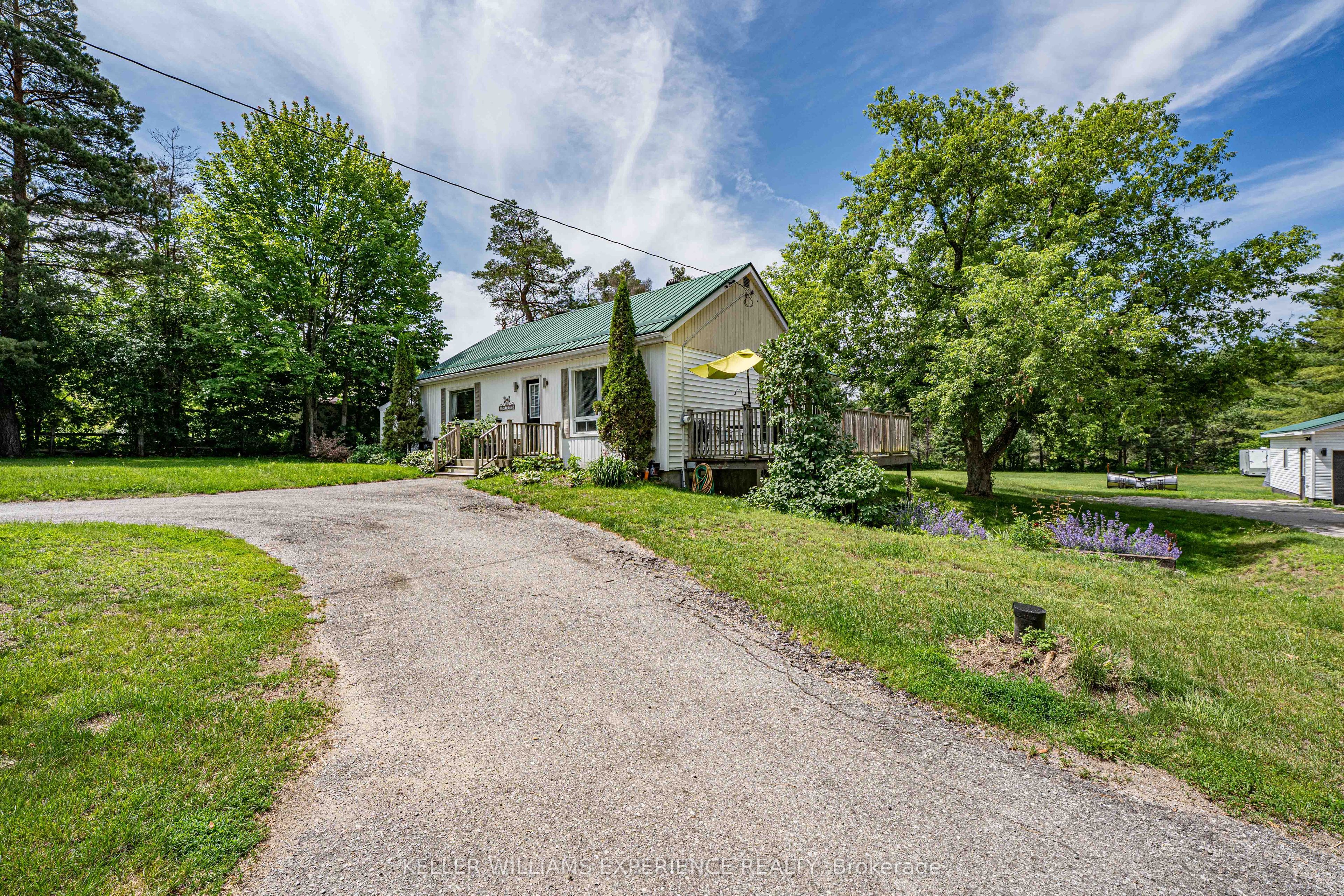 3514 Penetanguishene Road Property Photo 6