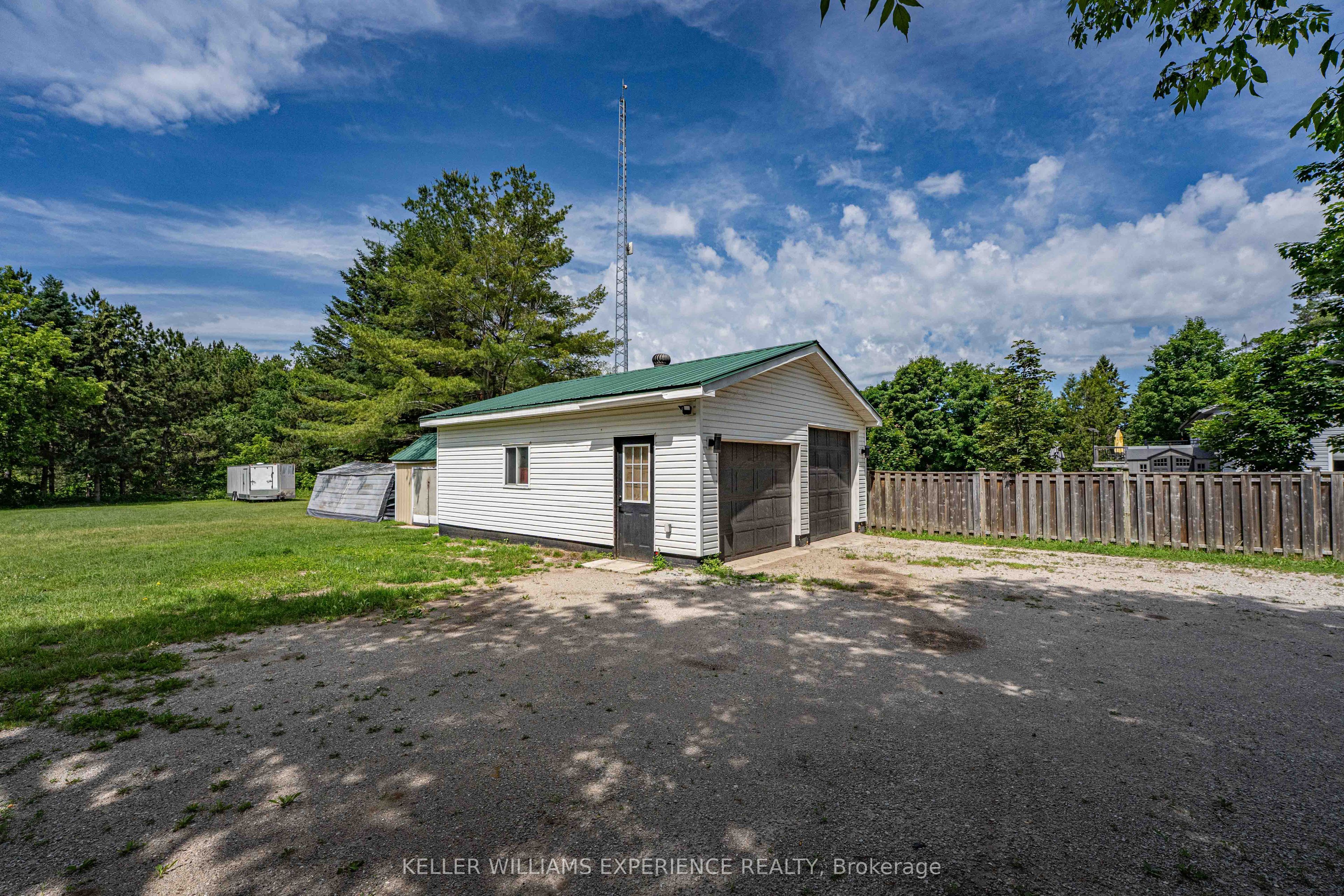 3514 Penetanguishene Road Property Photo 10