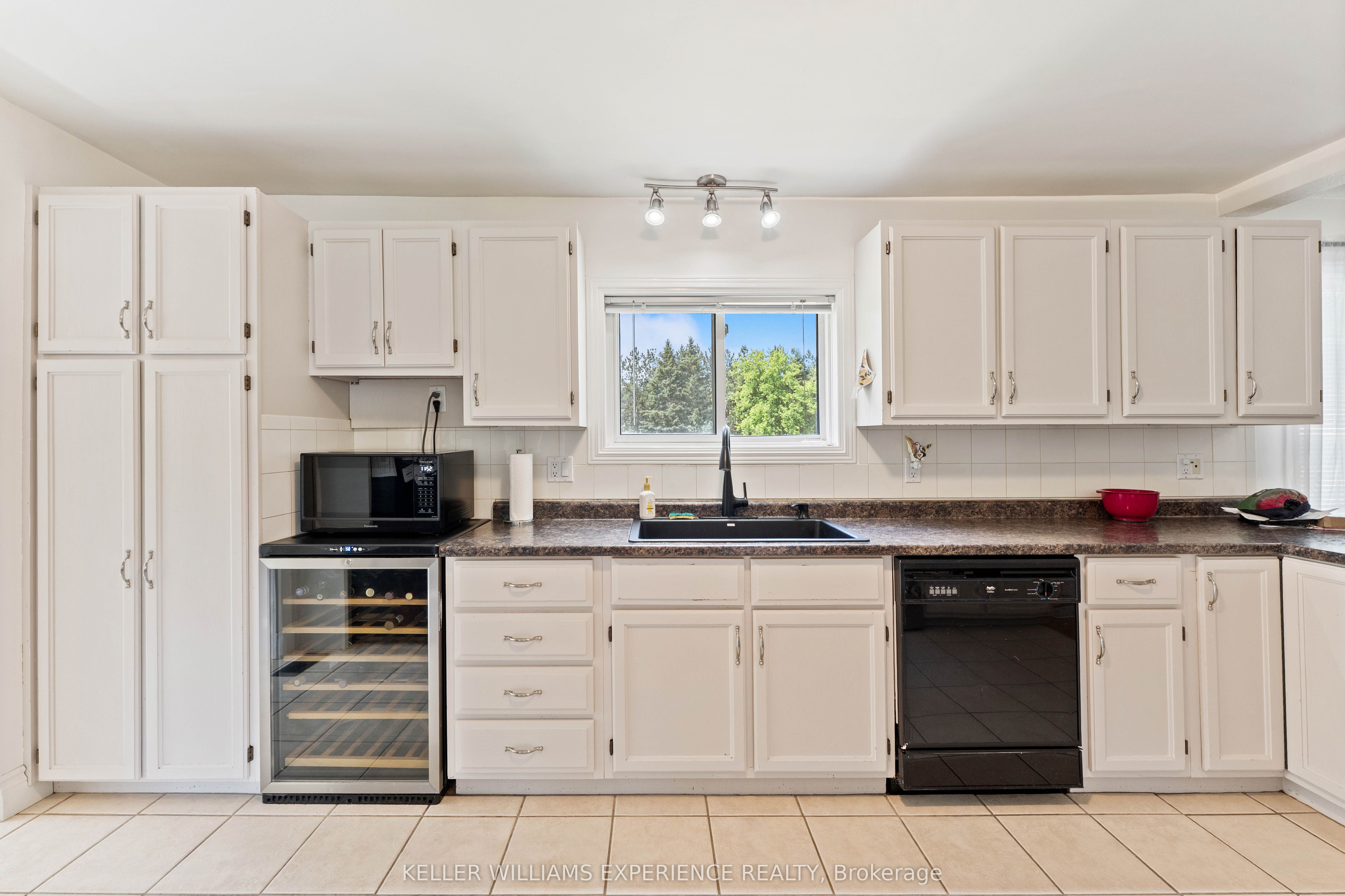 3514 Penetanguishene Road Property Photo 23