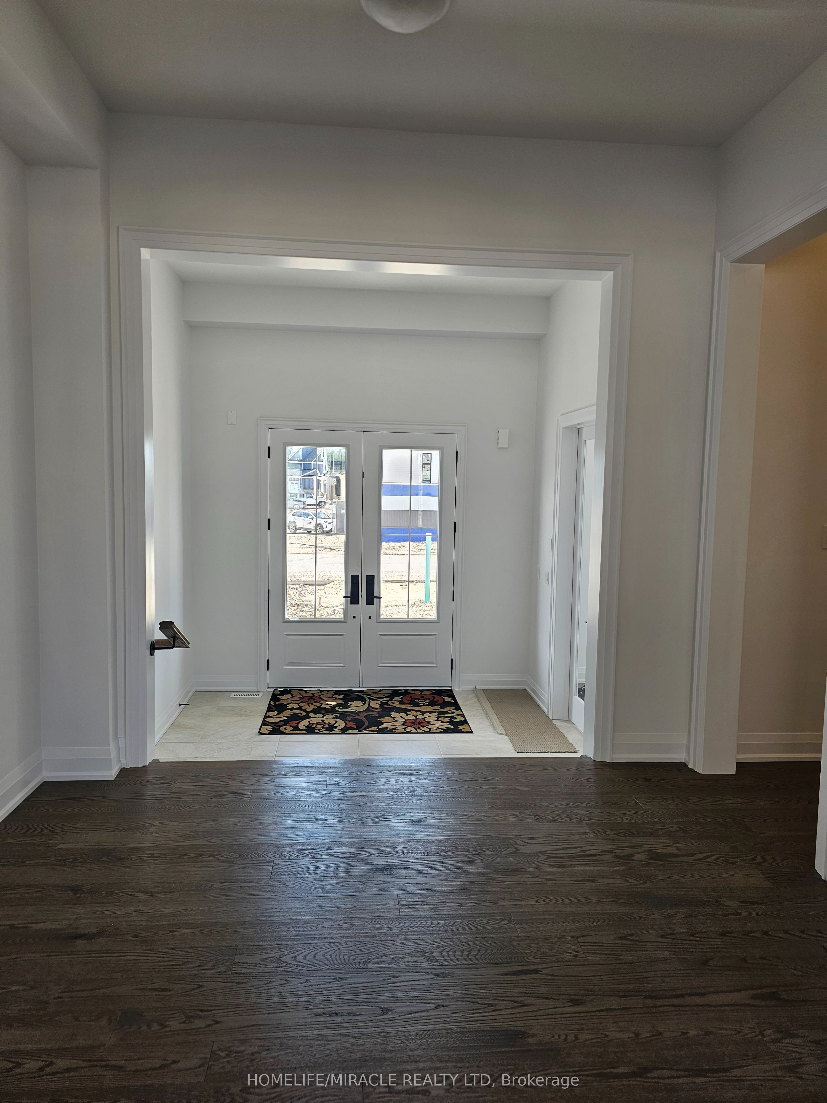 30 Pearsall Place Property Photo 3