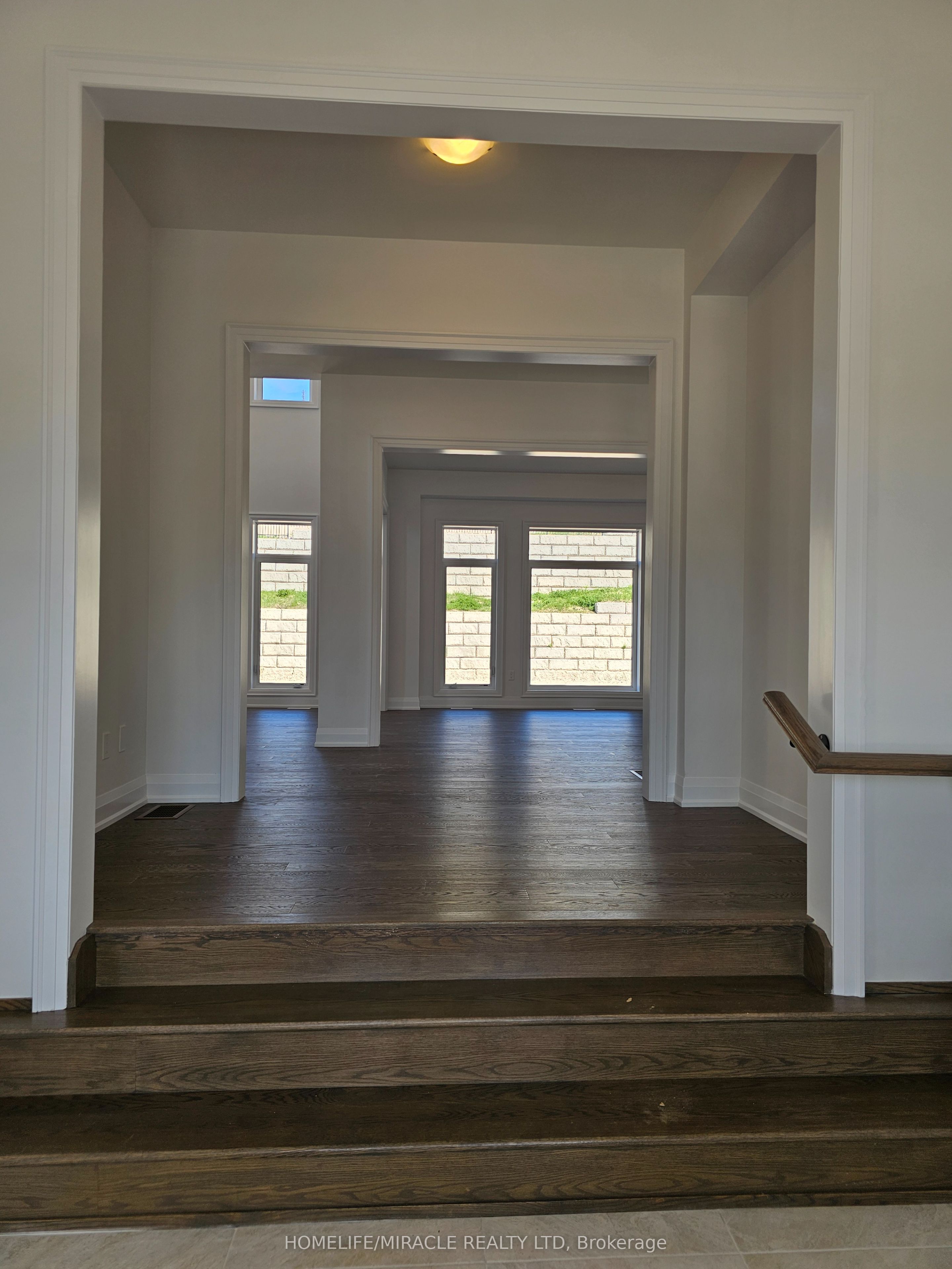 30 Pearsall Place Property Photo 6