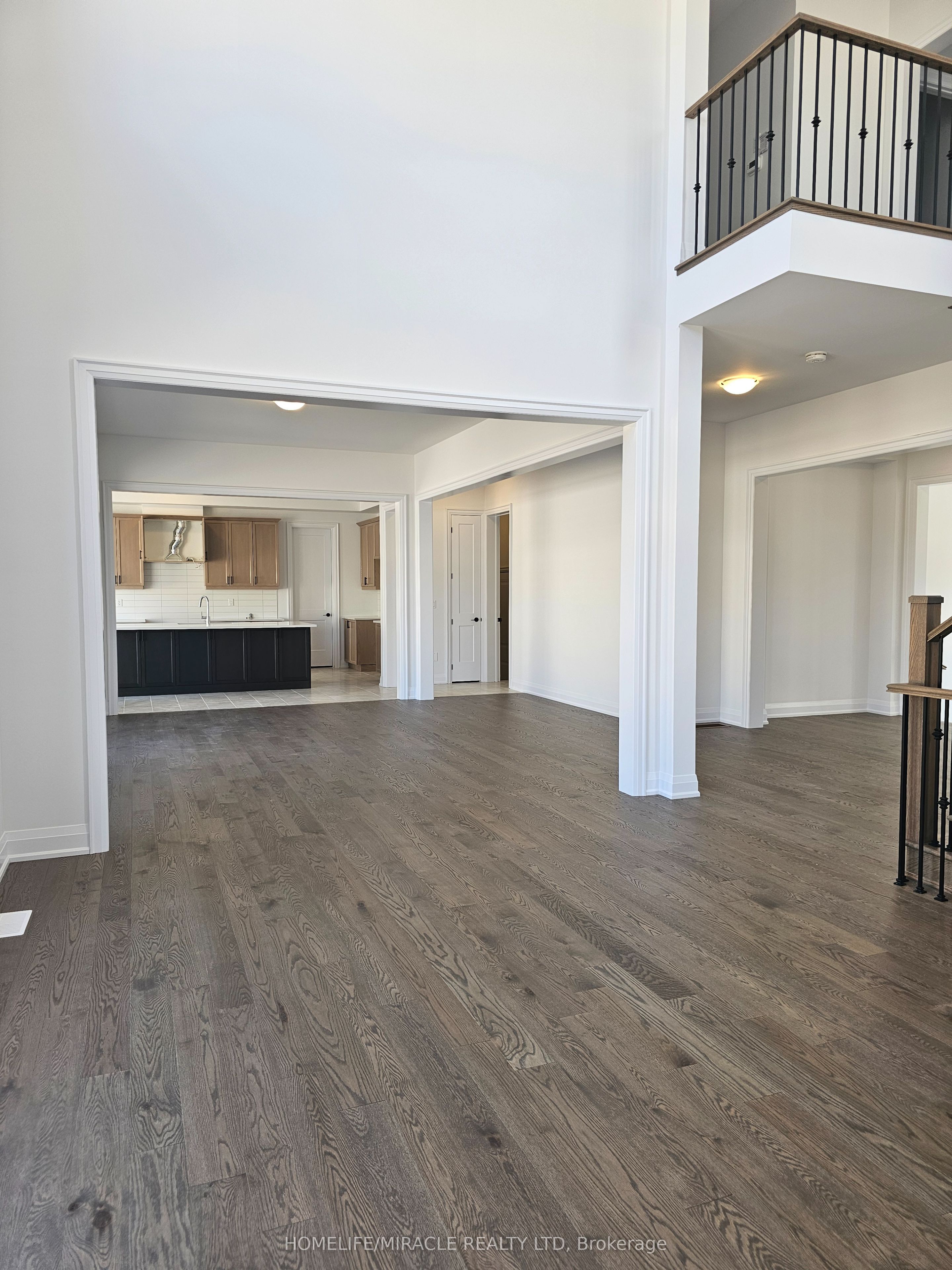 30 Pearsall Place Property Photo 11
