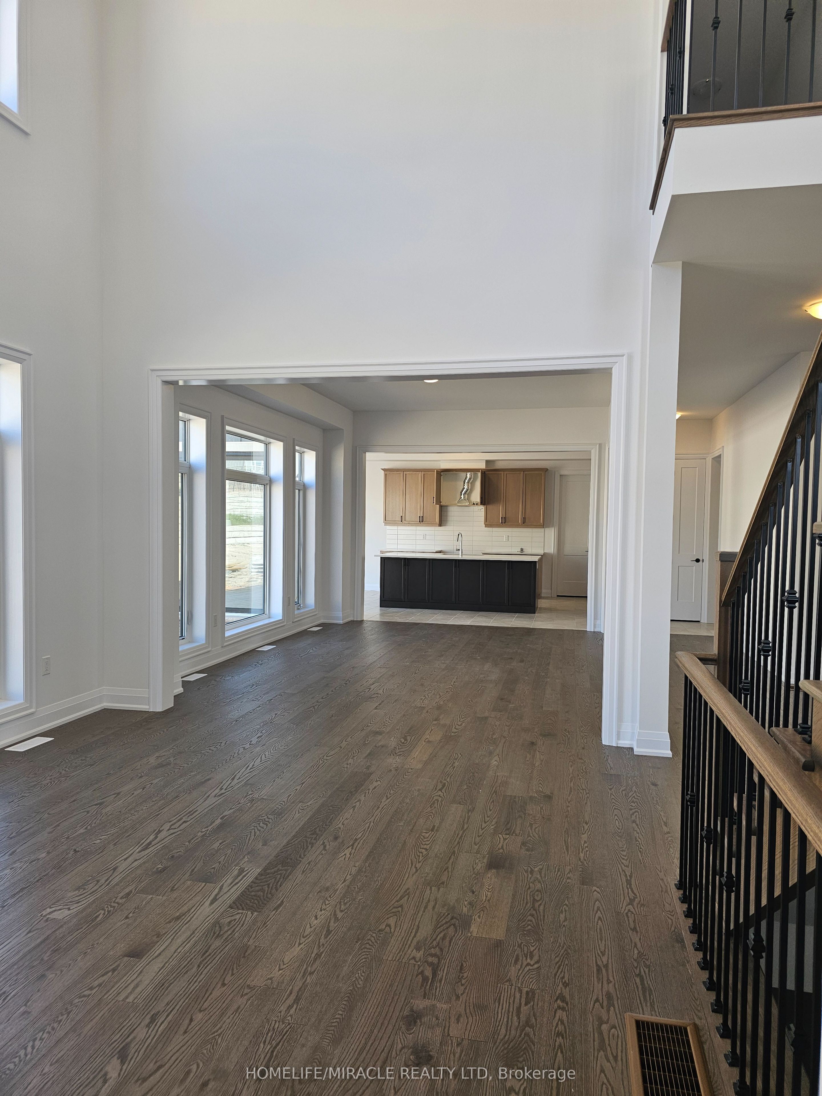 30 Pearsall Place Property Photo 12
