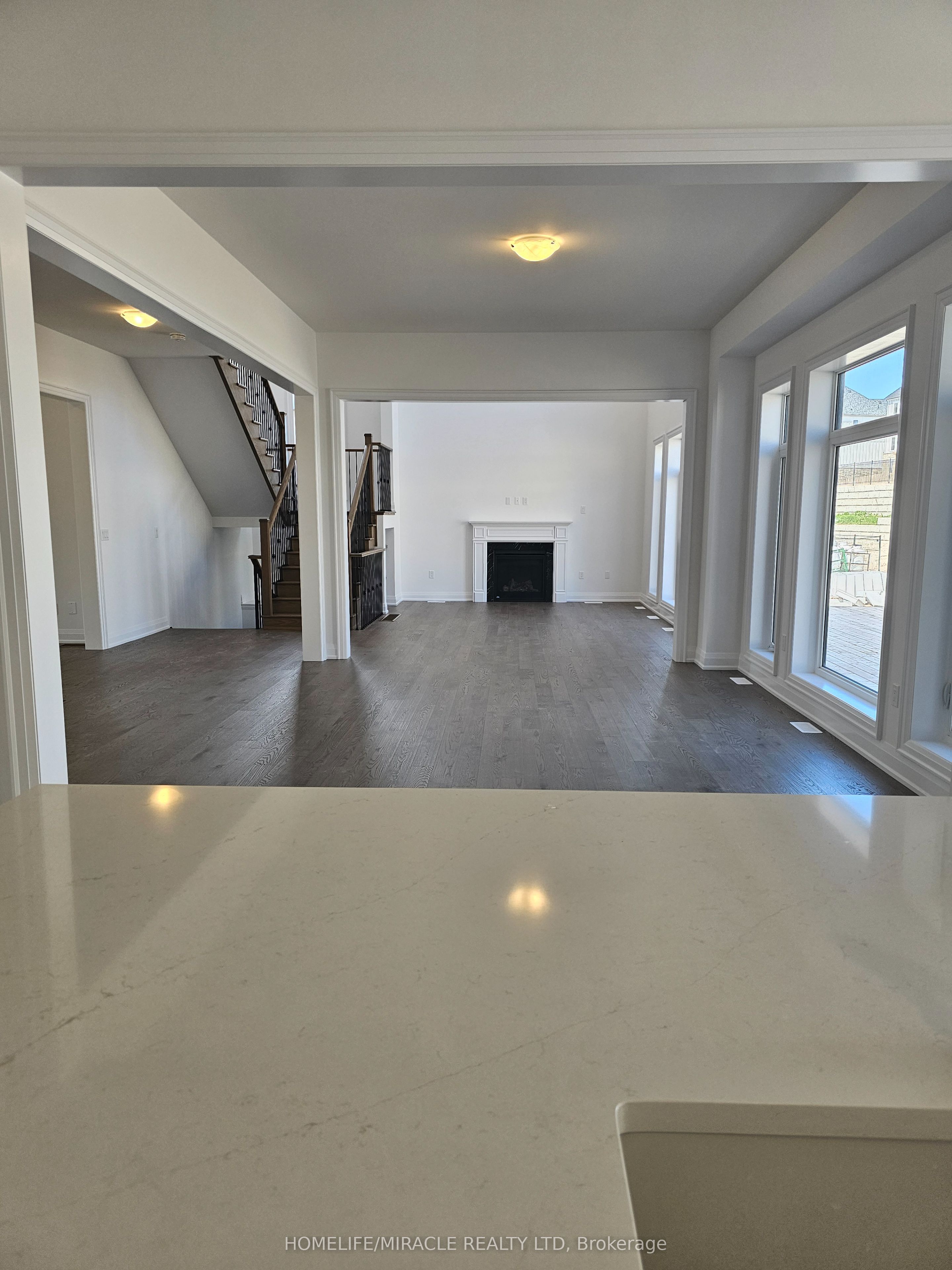30 Pearsall Place Property Photo 14