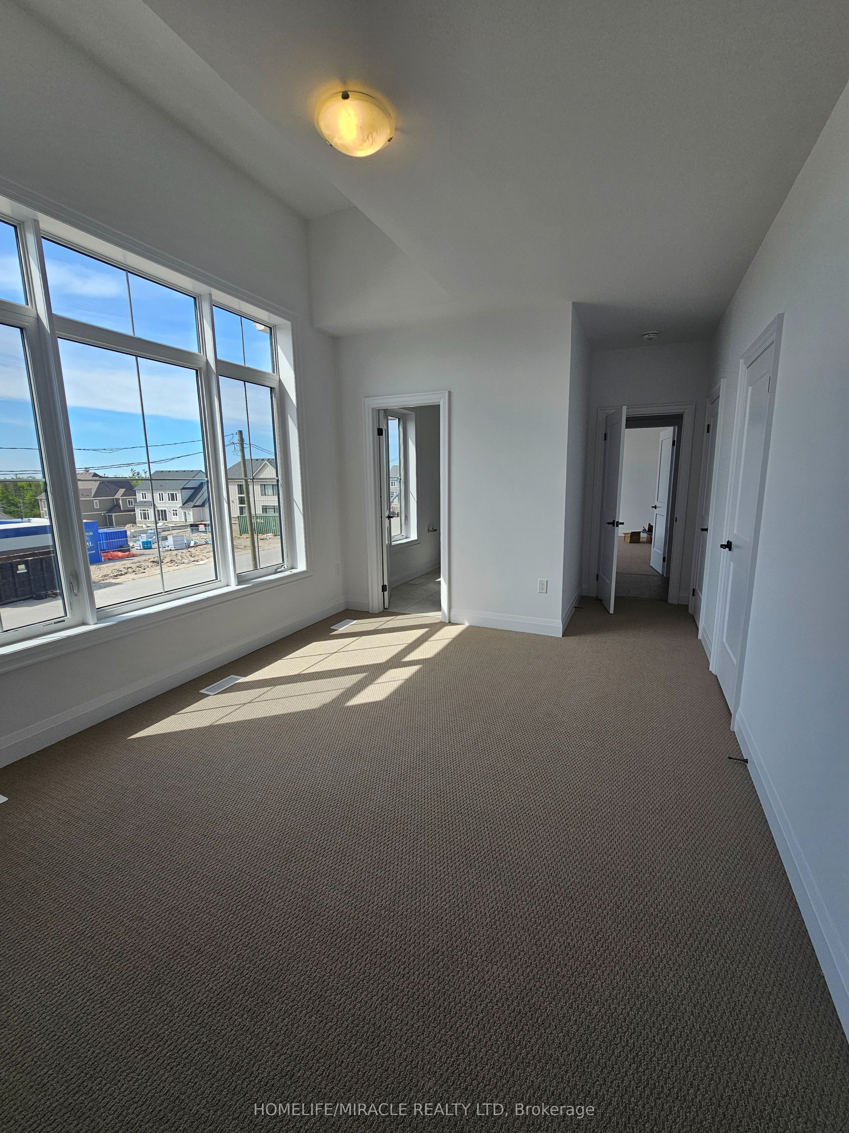 30 Pearsall Place Property Photo 18
