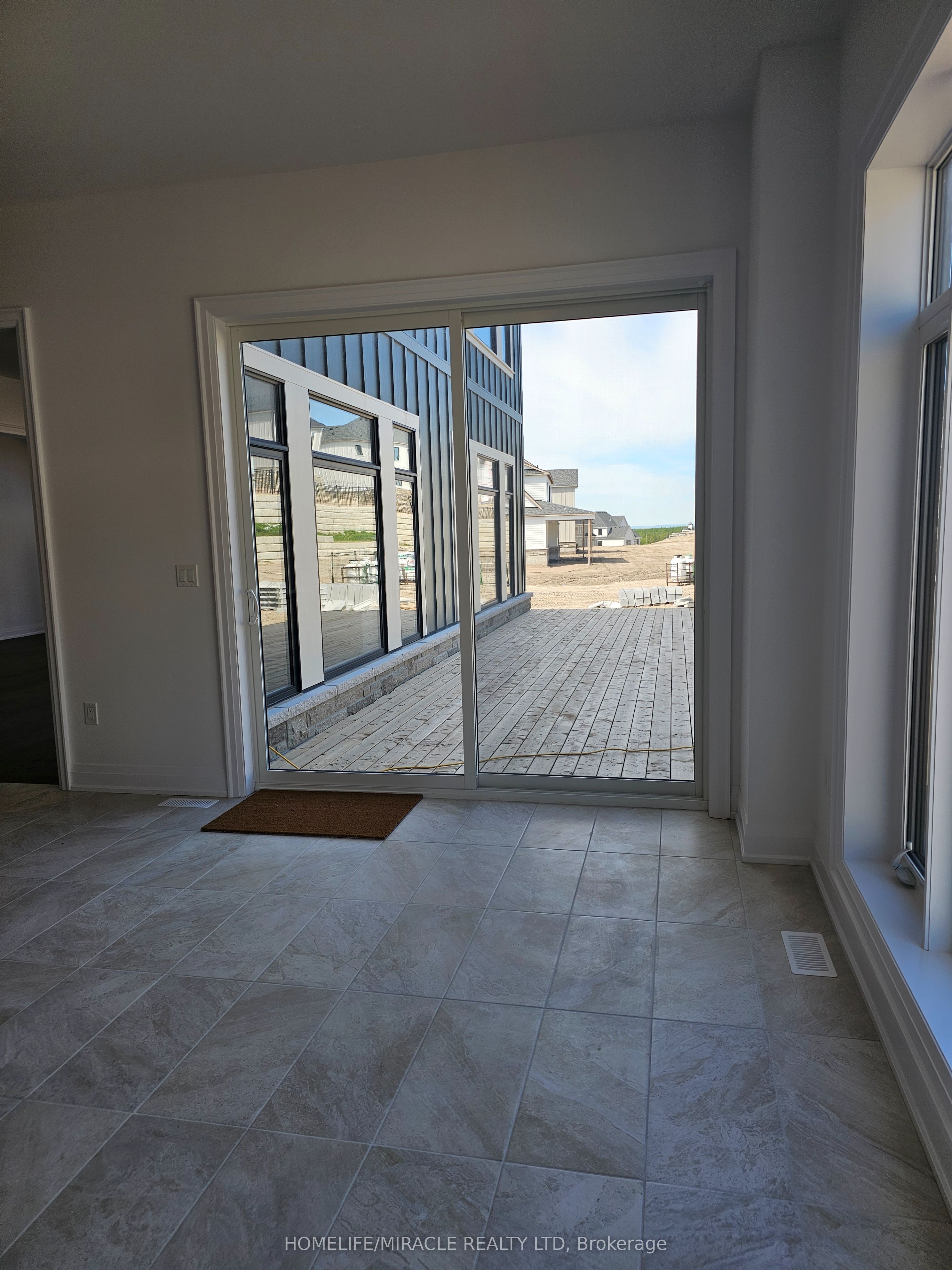 30 Pearsall Place Property Photo 22