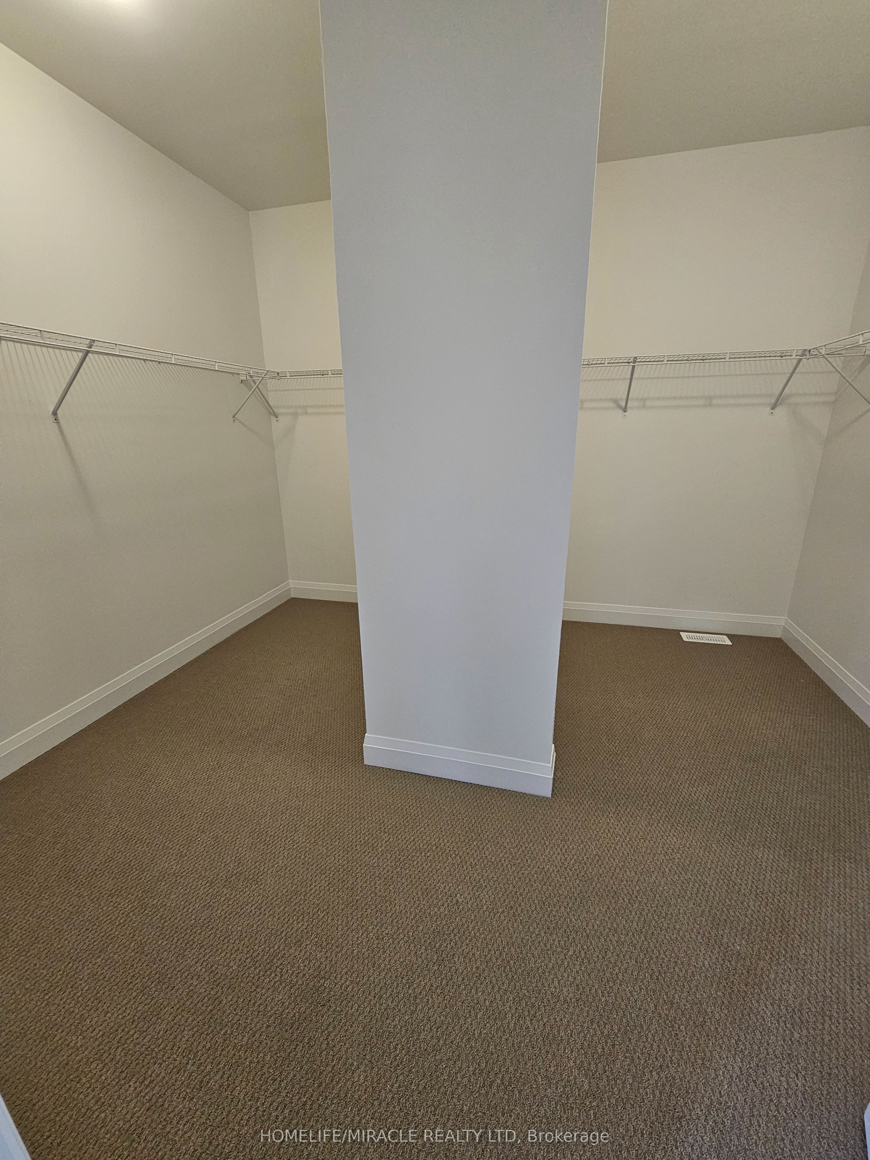 30 Pearsall Place Property Photo 26